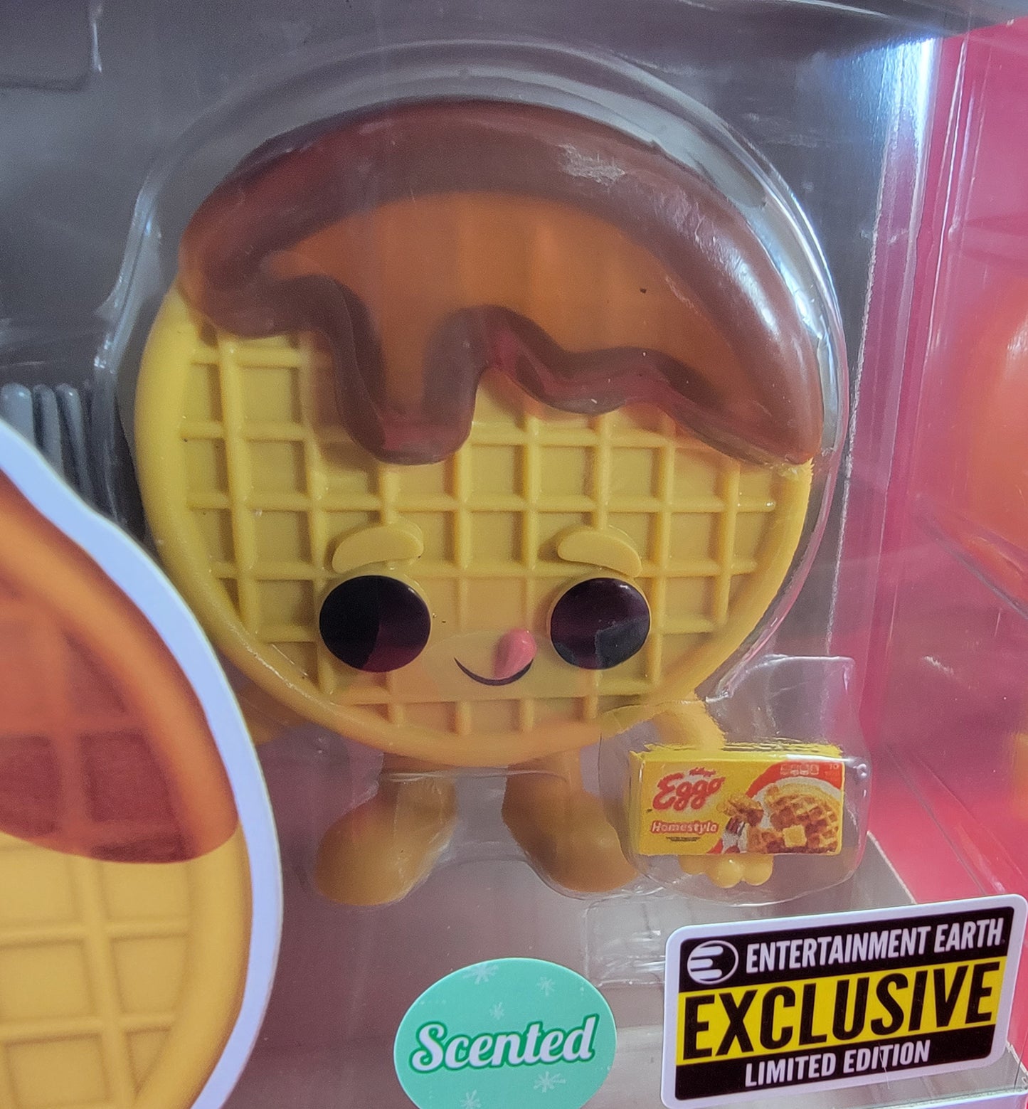 Eggo with syrup entertainment earth exclusive funko # 200 (nib)