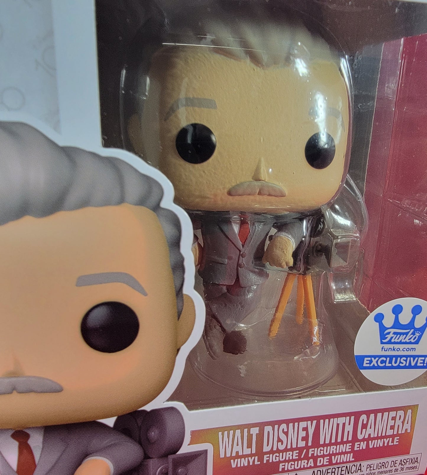 Walt disney with camera funko exclusive # 77 (nib)