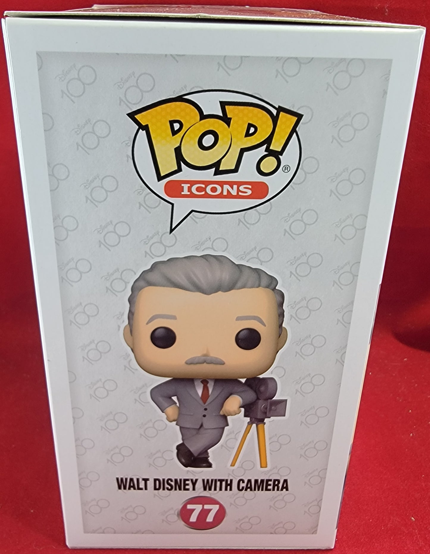 Walt disney with camera funko exclusive # 77 (nib)
