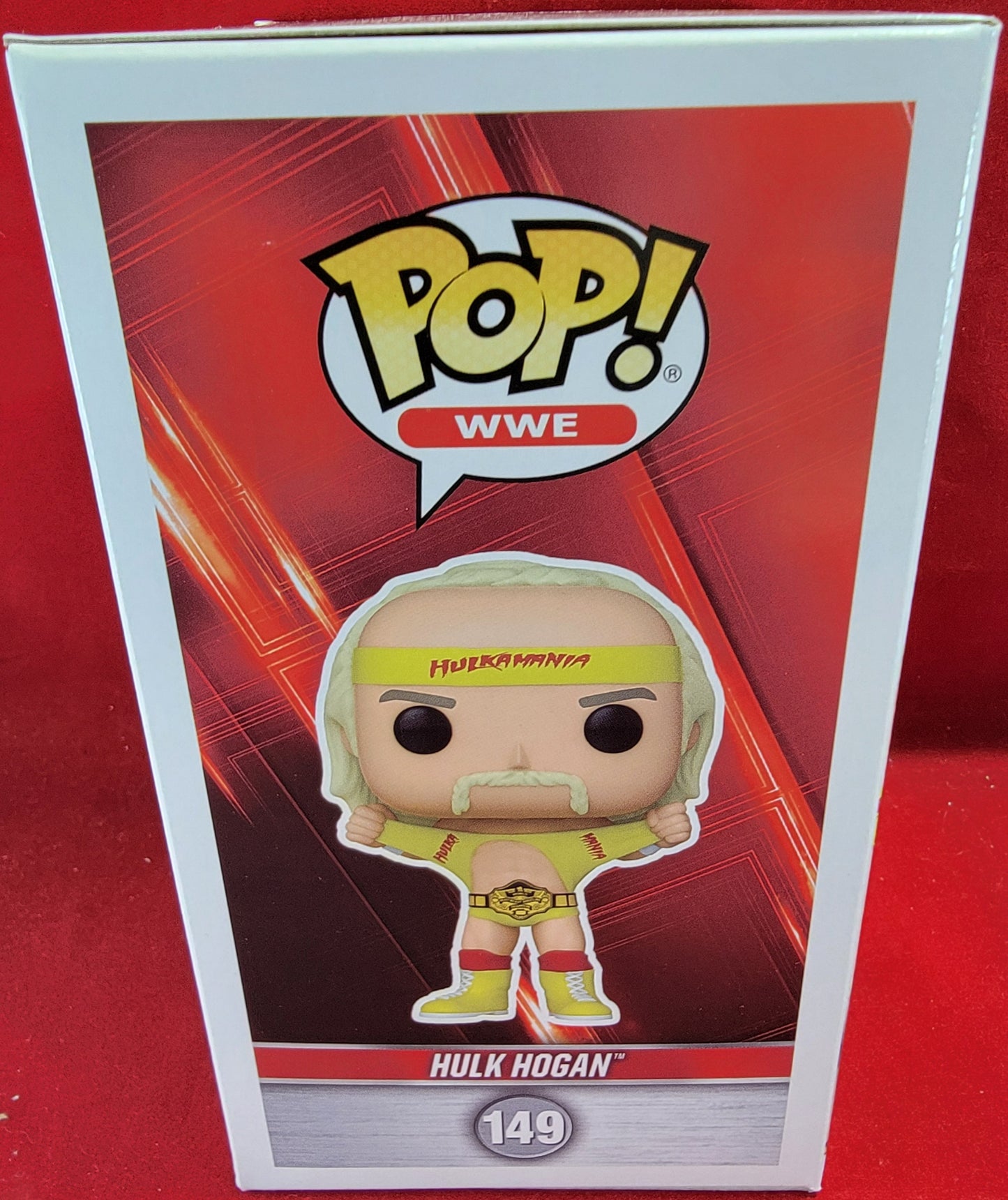 Hulk hogan funko # 149 (nib)
With pop protector