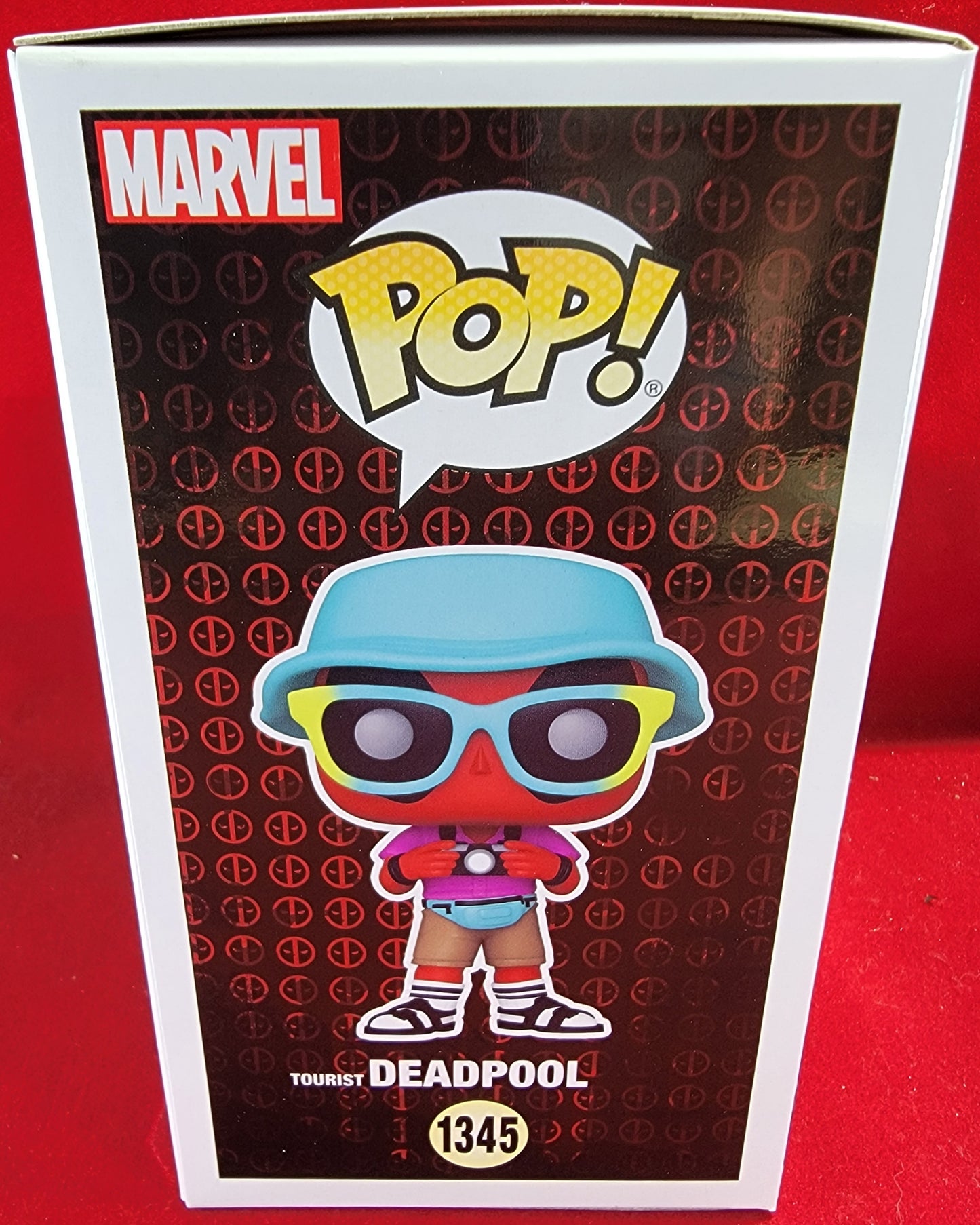 Tourist deadpool funko # 1345 (nib)
With pop protector
