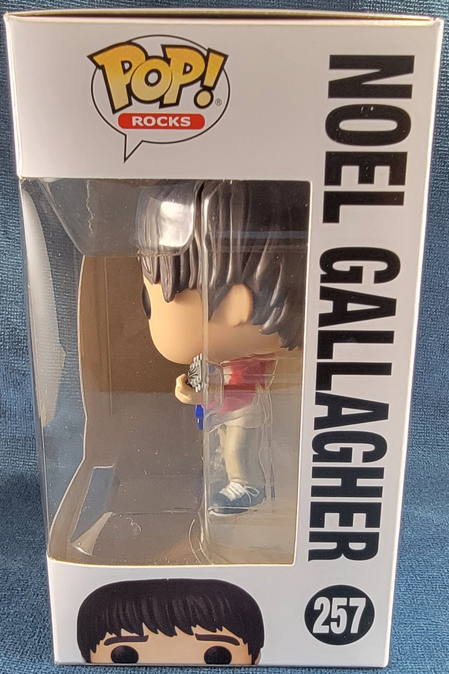 Noel Gallagher funko # 257 (nib)
With pop protector
