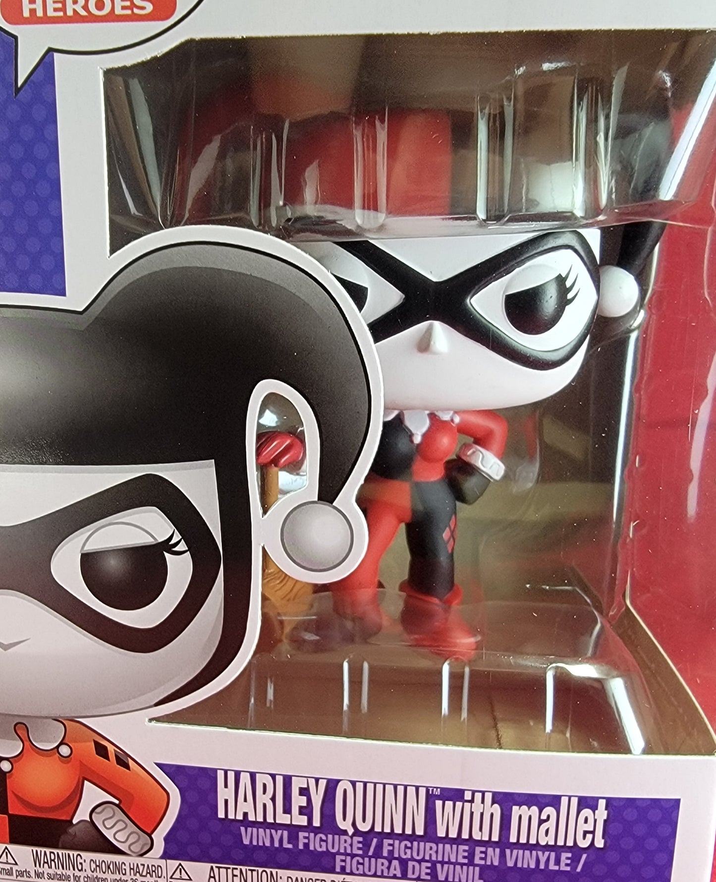 Harley quinn with mallet funko # 45 (nib) with pop protector