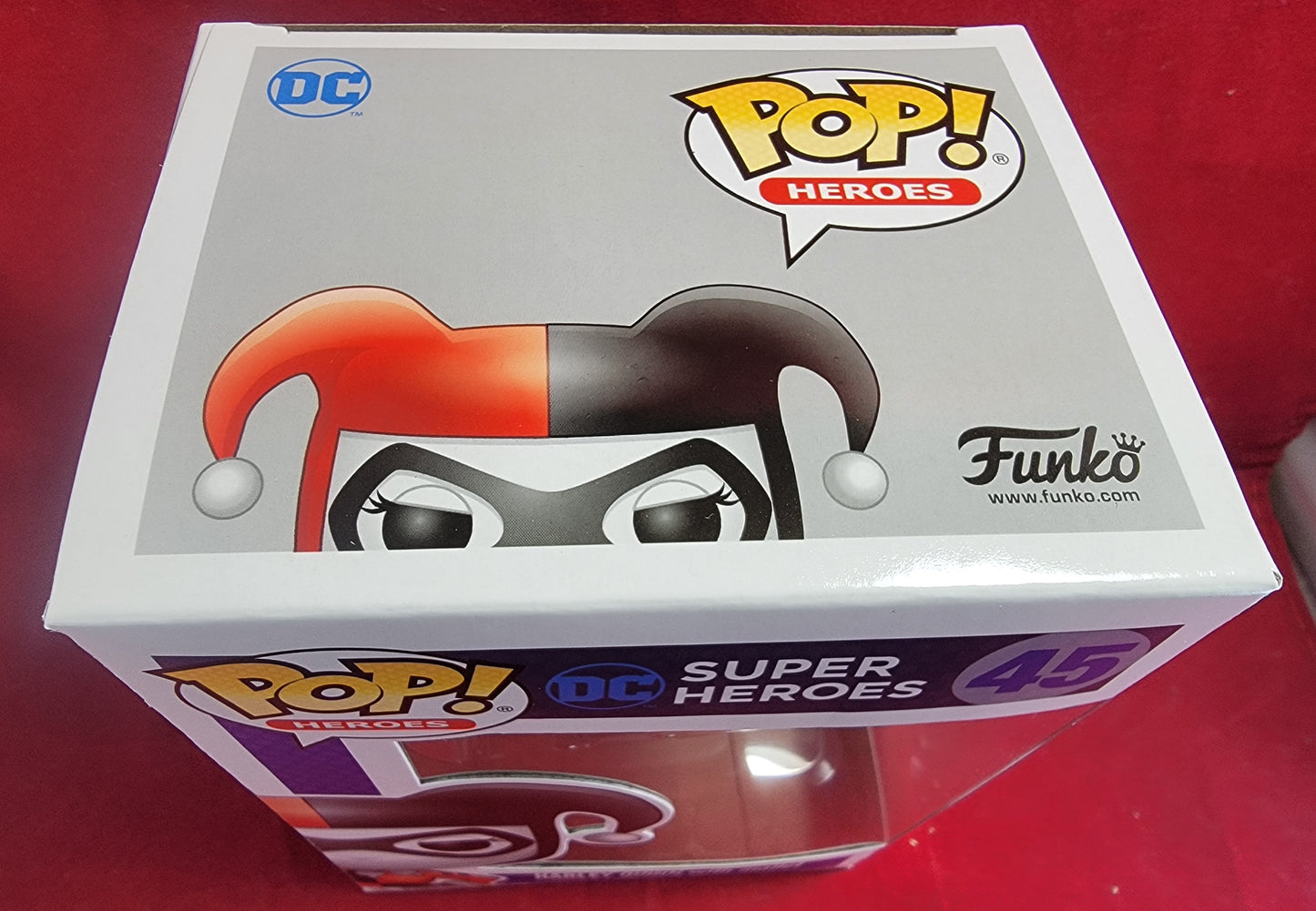 Harley quinn with mallet funko # 45 (nib) with pop protector