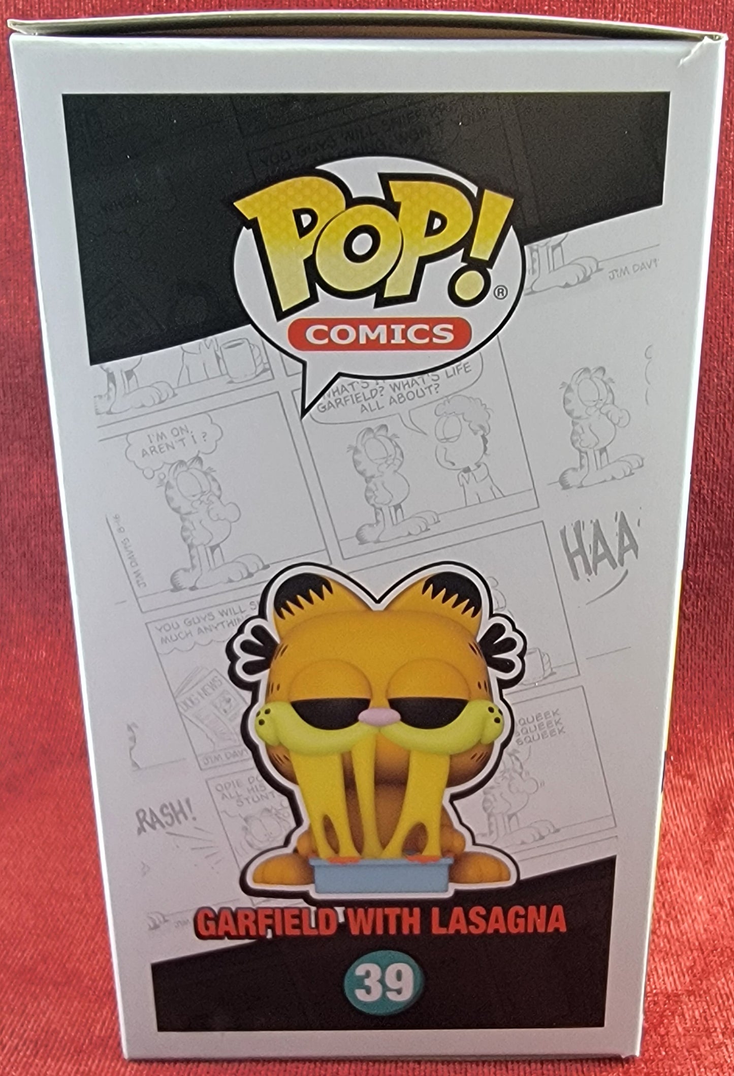 Garfield with lasagna funko # 39 (nib)
With pop protector