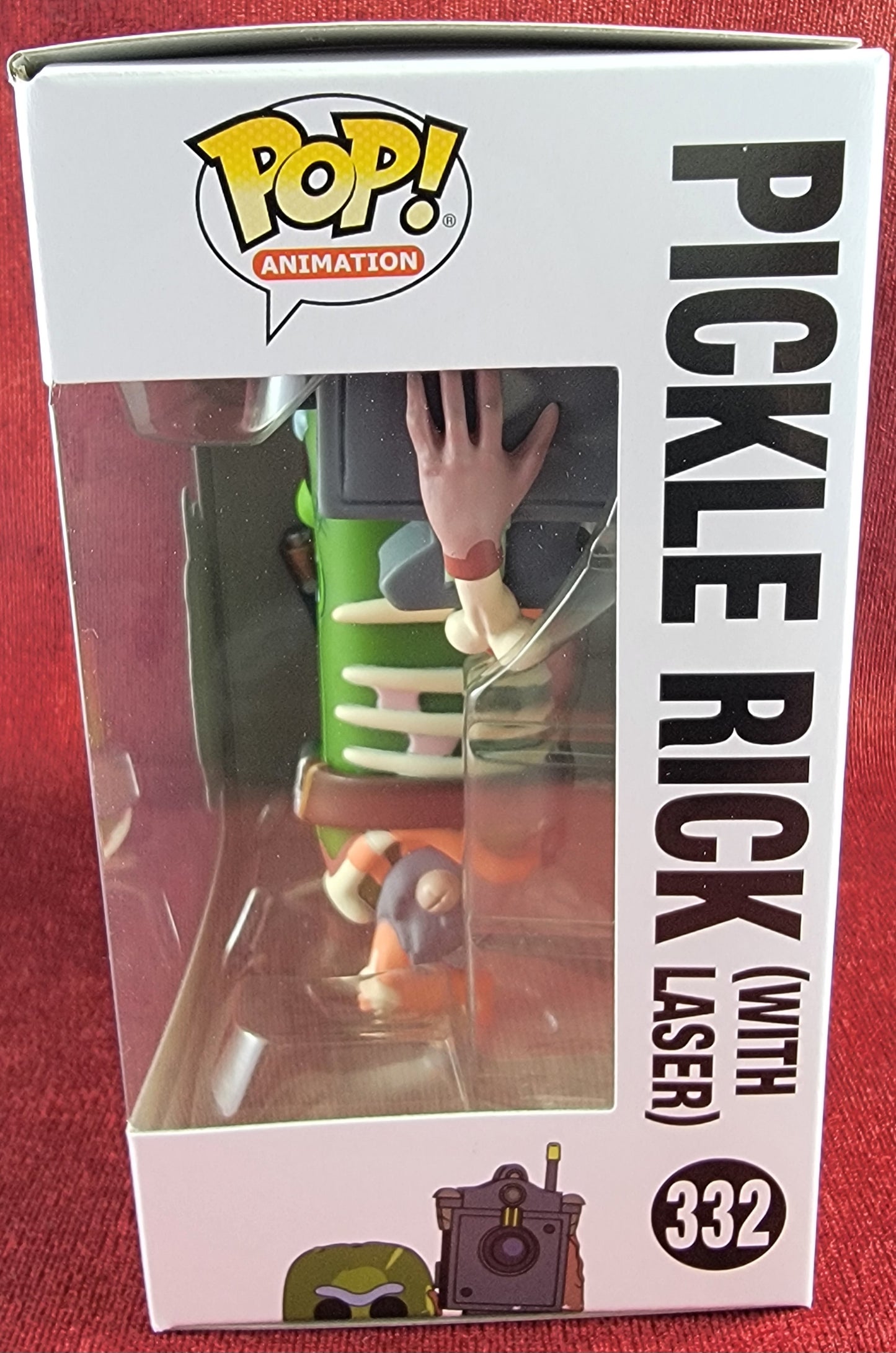 Pickle rick with laser funko # 332 (nib)
With pop protector