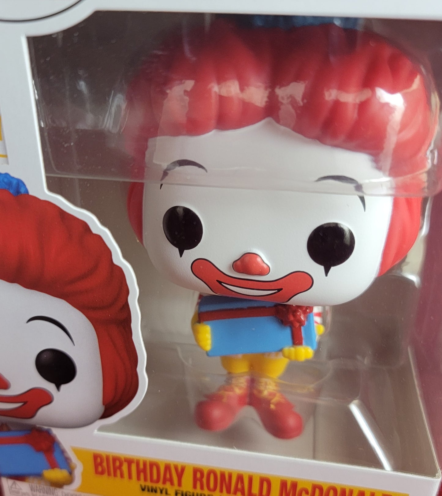 Birthday Ronald Mcdonald funko # 180 (nib)
With pop protector