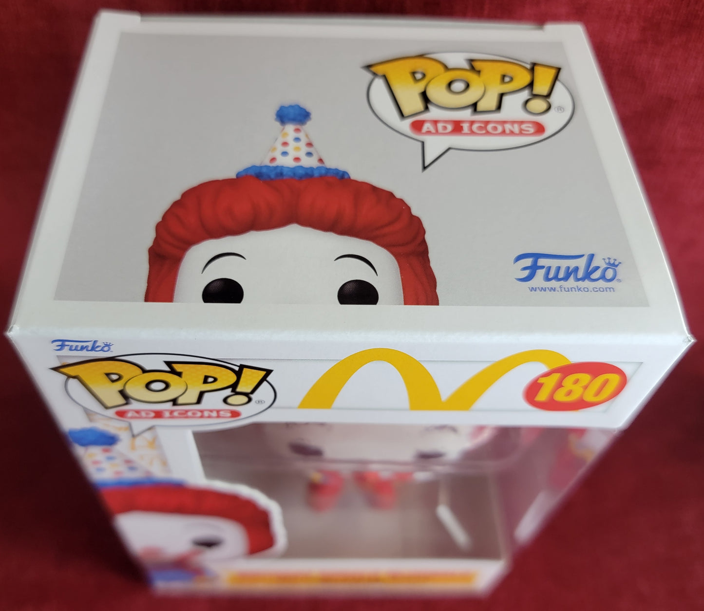 Birthday Ronald Mcdonald funko # 180 (nib)
With pop protector