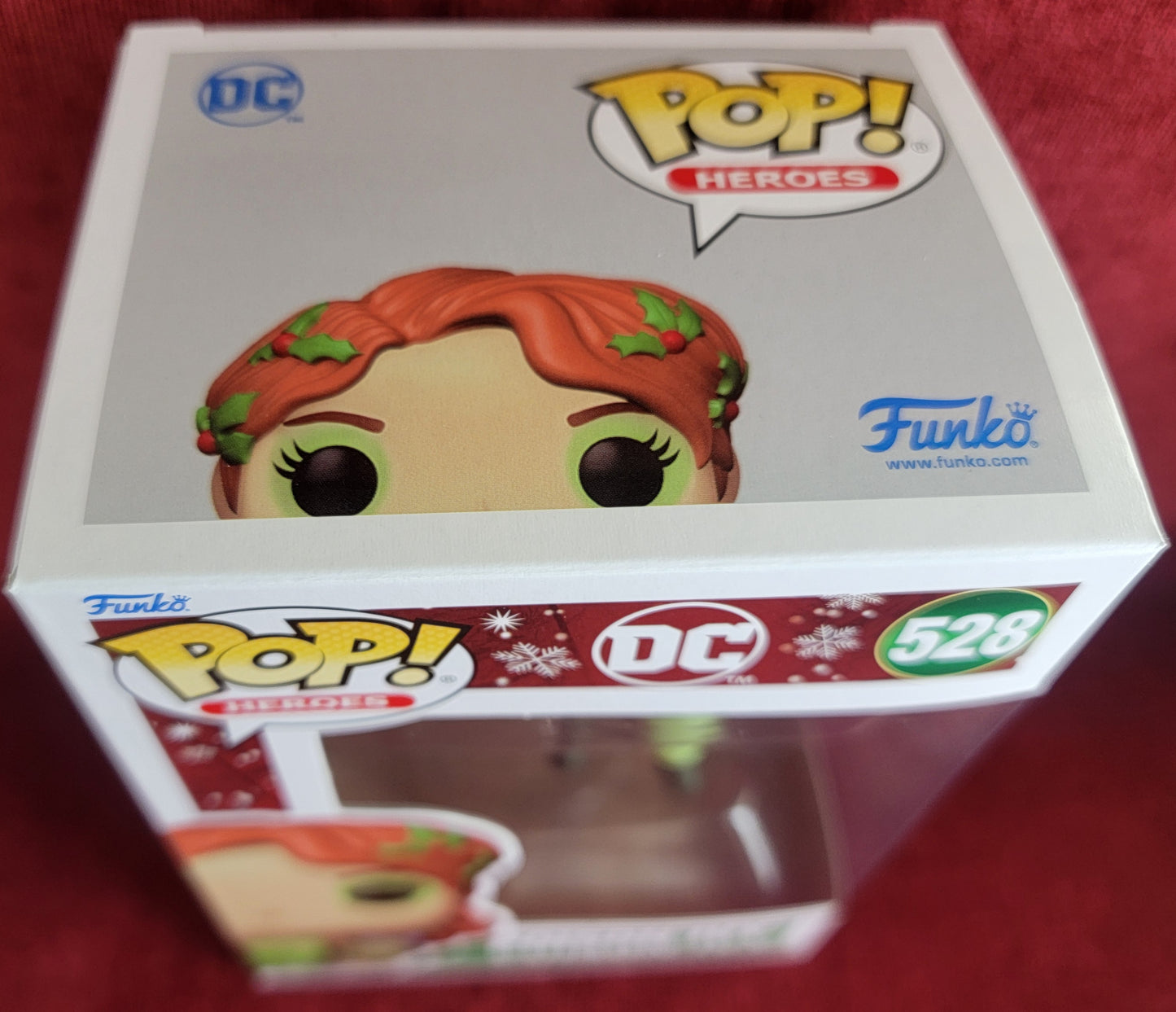 Poison Ivy funko # 528 (nib)
With pop protector