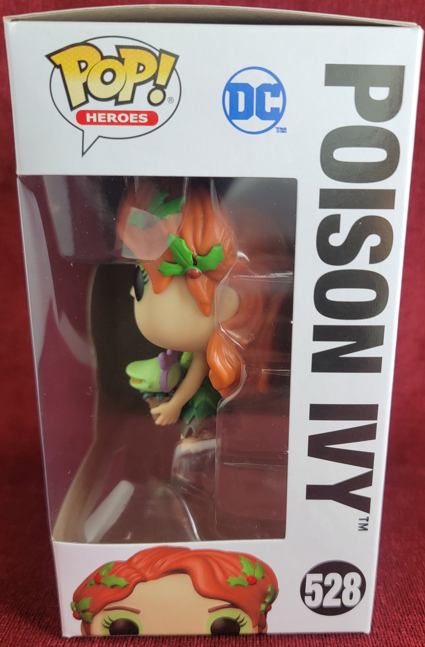 Poison Ivy funko # 528 (nib)
With pop protector