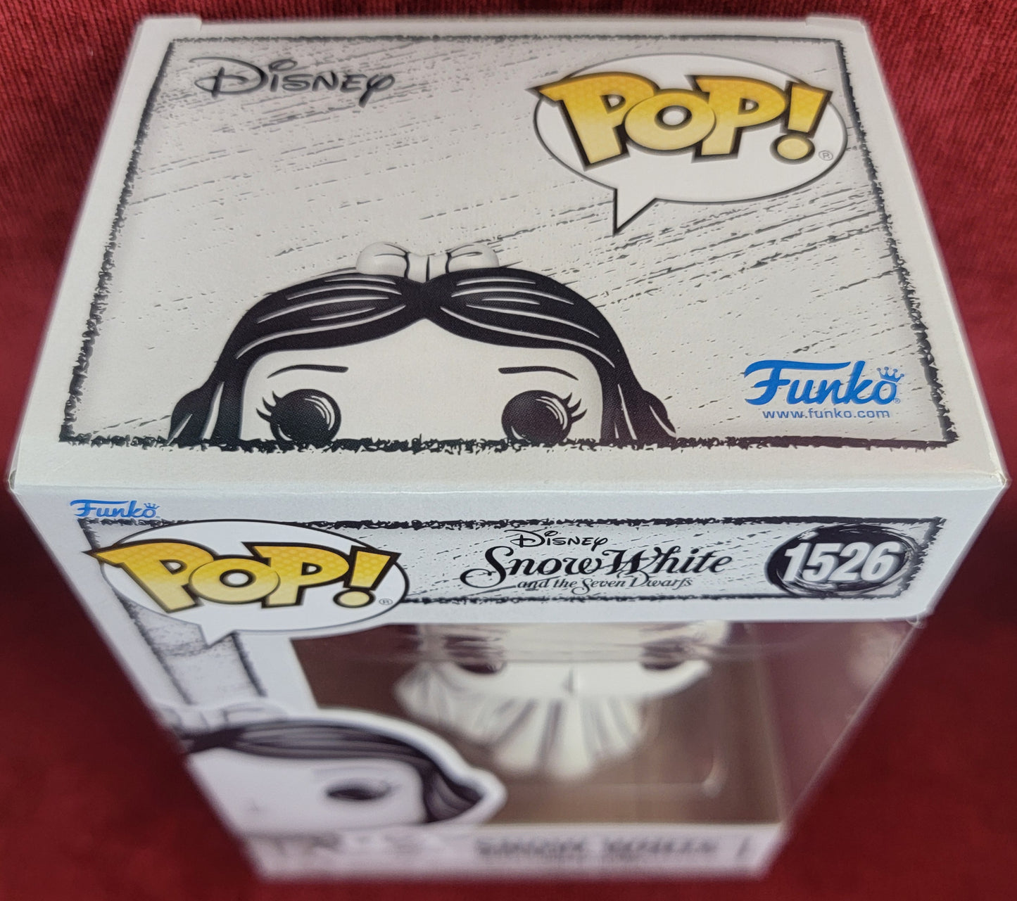 Snow white funko # 1526 (nib)
With pop protector