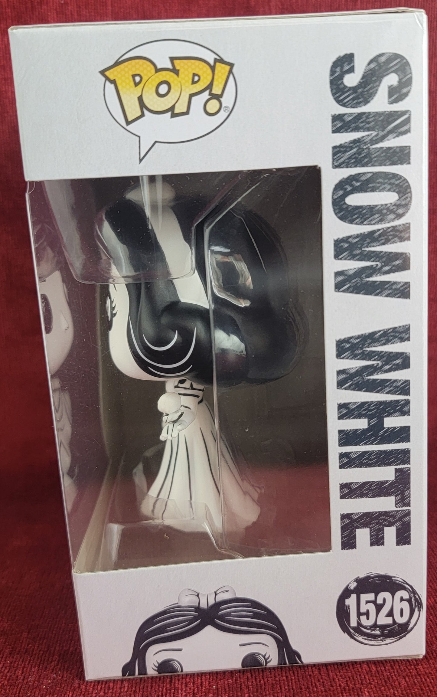 Snow white funko # 1526 (nib)
With pop protector