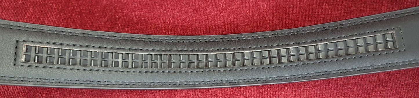 Black and gold ratchet belt