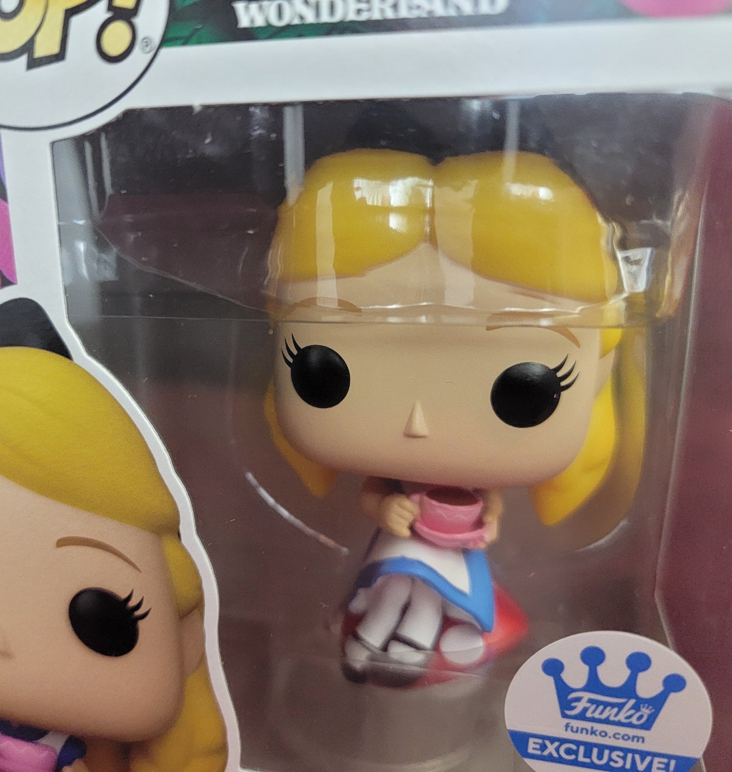 Alice with tea funko exclusive # 1395 (nib) With pop protector