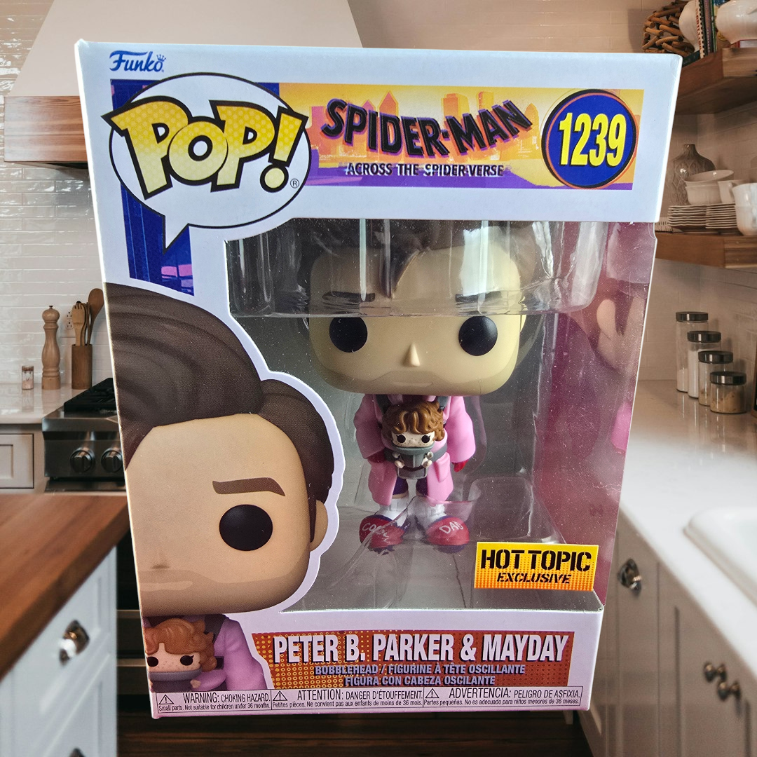 Peter b. Parker & Mayday hot topic exclusive funko # 1239 (nib) With pop protector