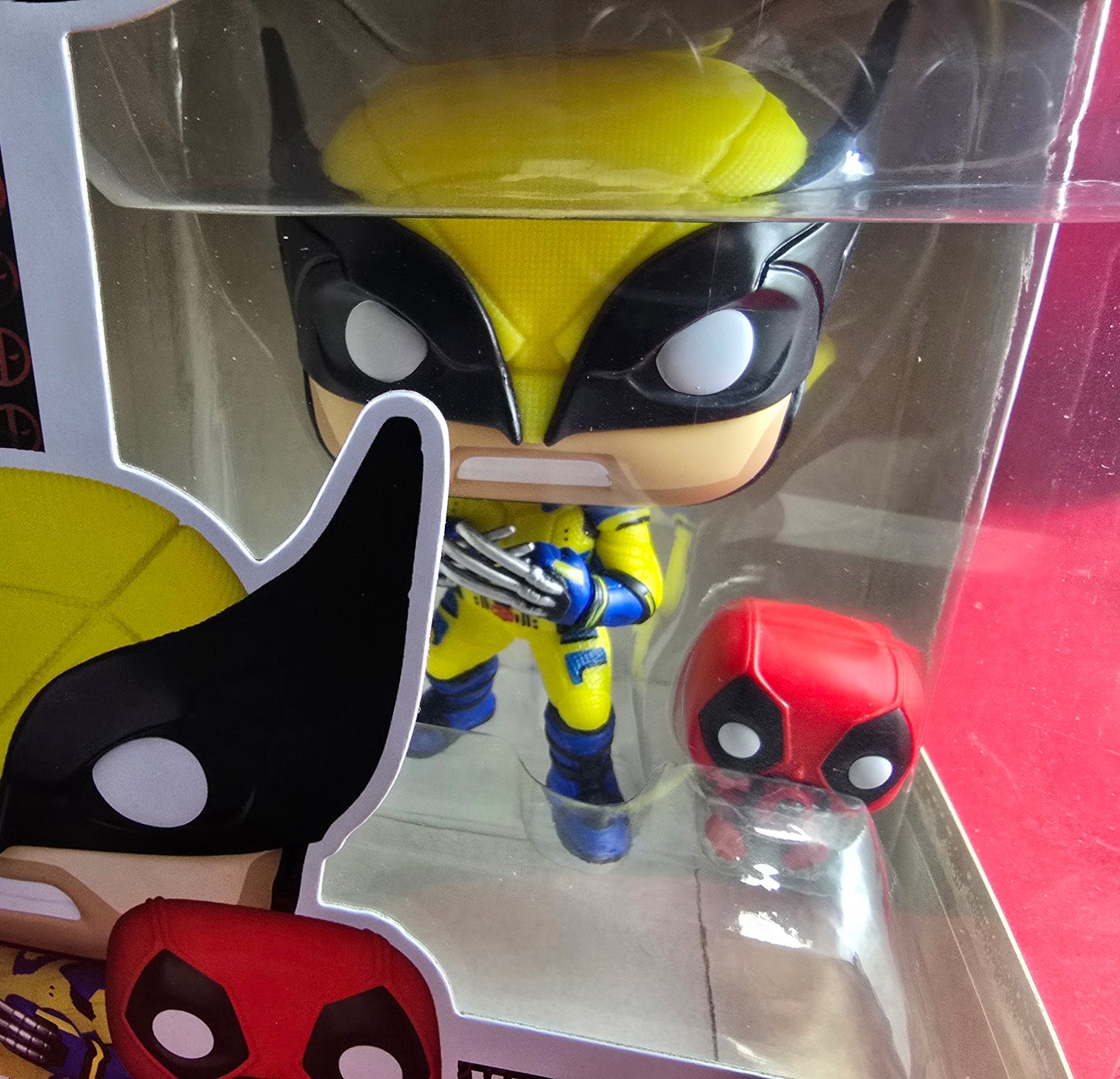 Wolverine with babypool funko # 1403 (nib) With pop protector