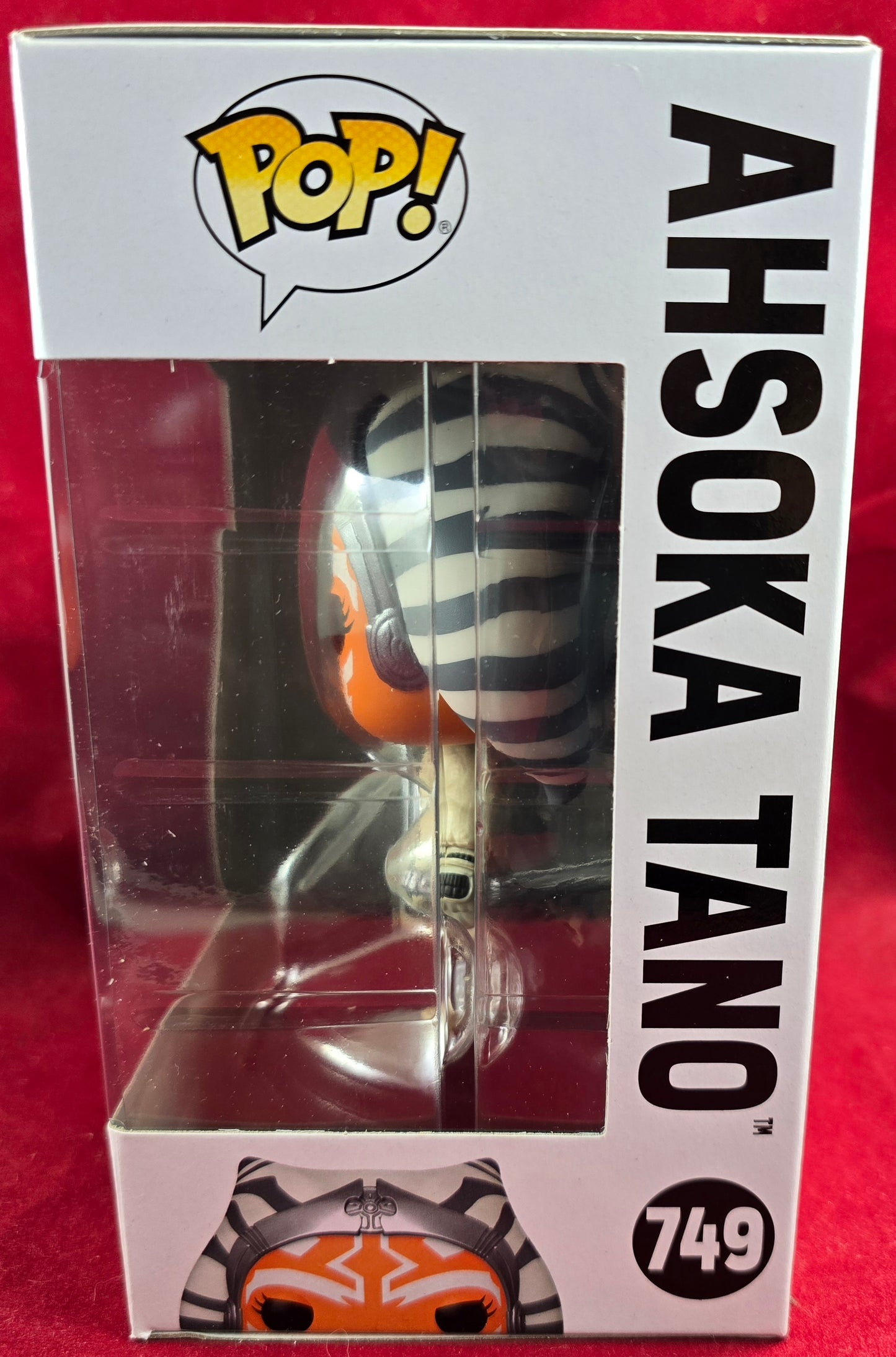 Ahsoka Tano funko # 749 (nib) With pop protector