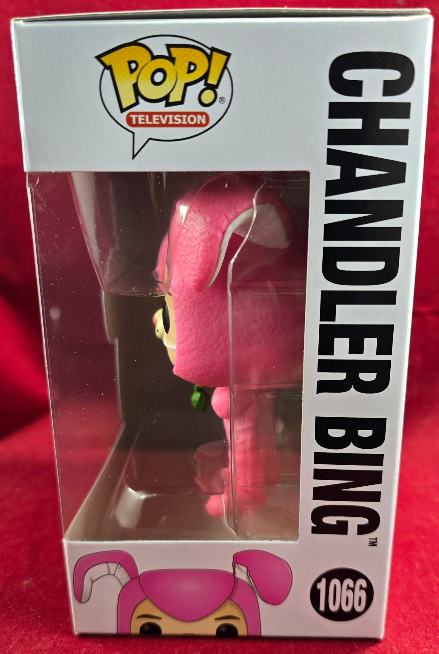 Chandler Bing funko # 1066 (nib) With a pop protector