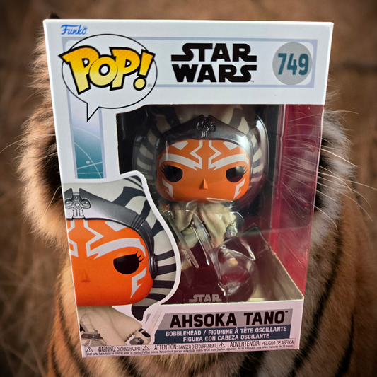 Ahsoka Tano funko # 749 (nib) With pop protector