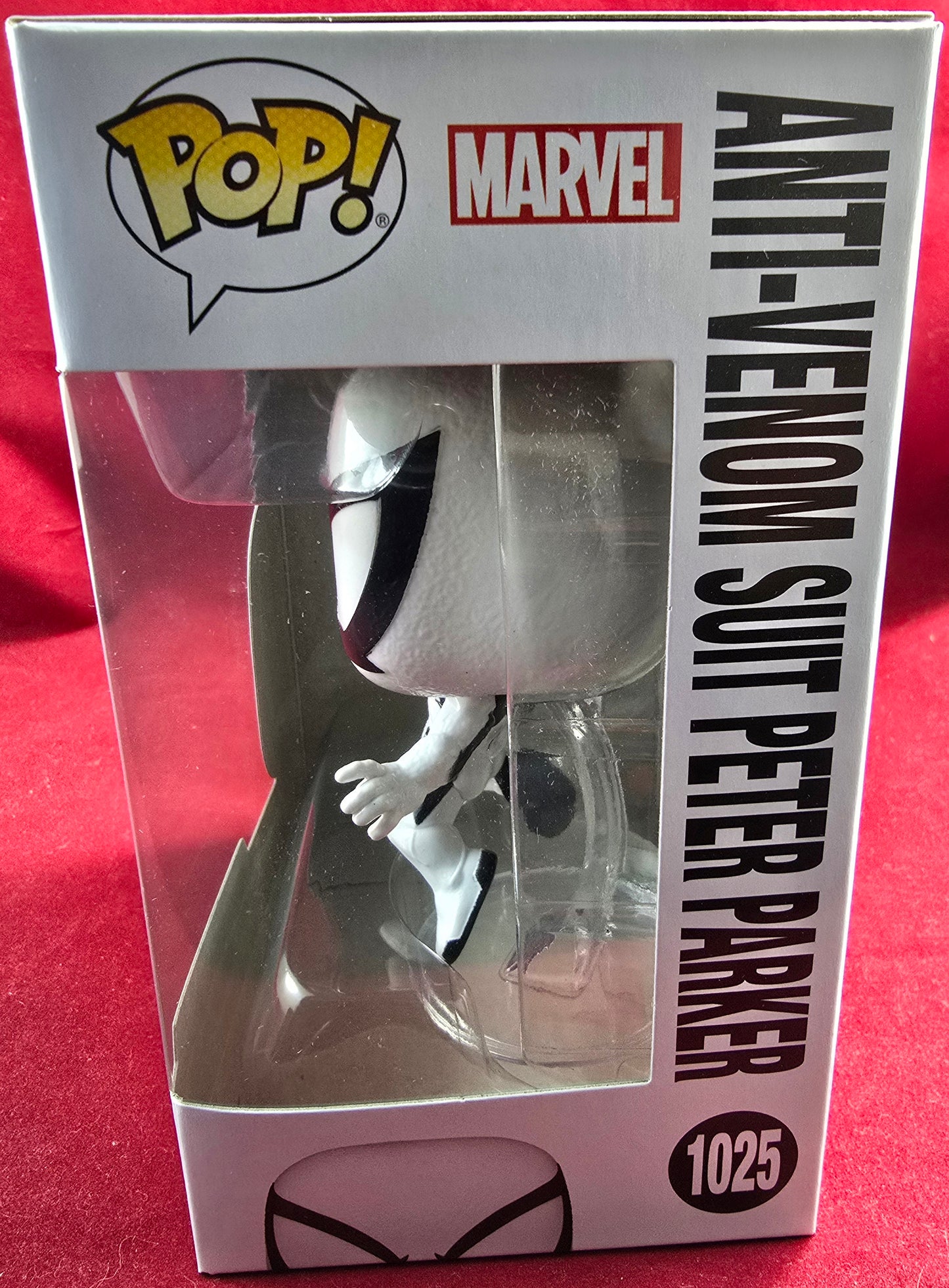 Anti-venom suit Peter Parker funko # 1025 (nib) With pop protector