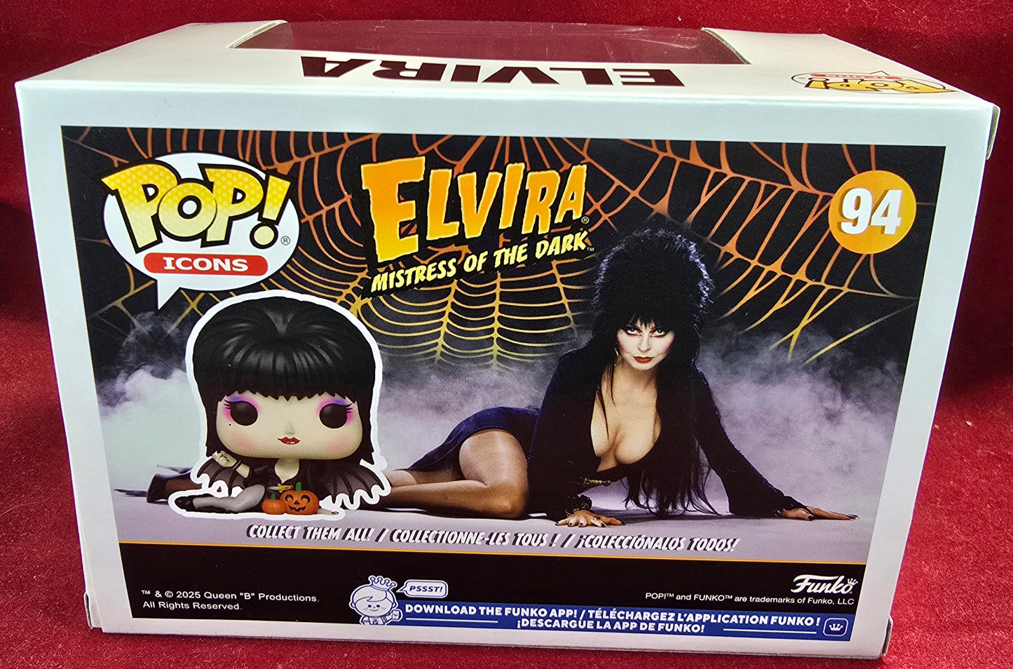 Elvira funko 94 (nib) With pop protector