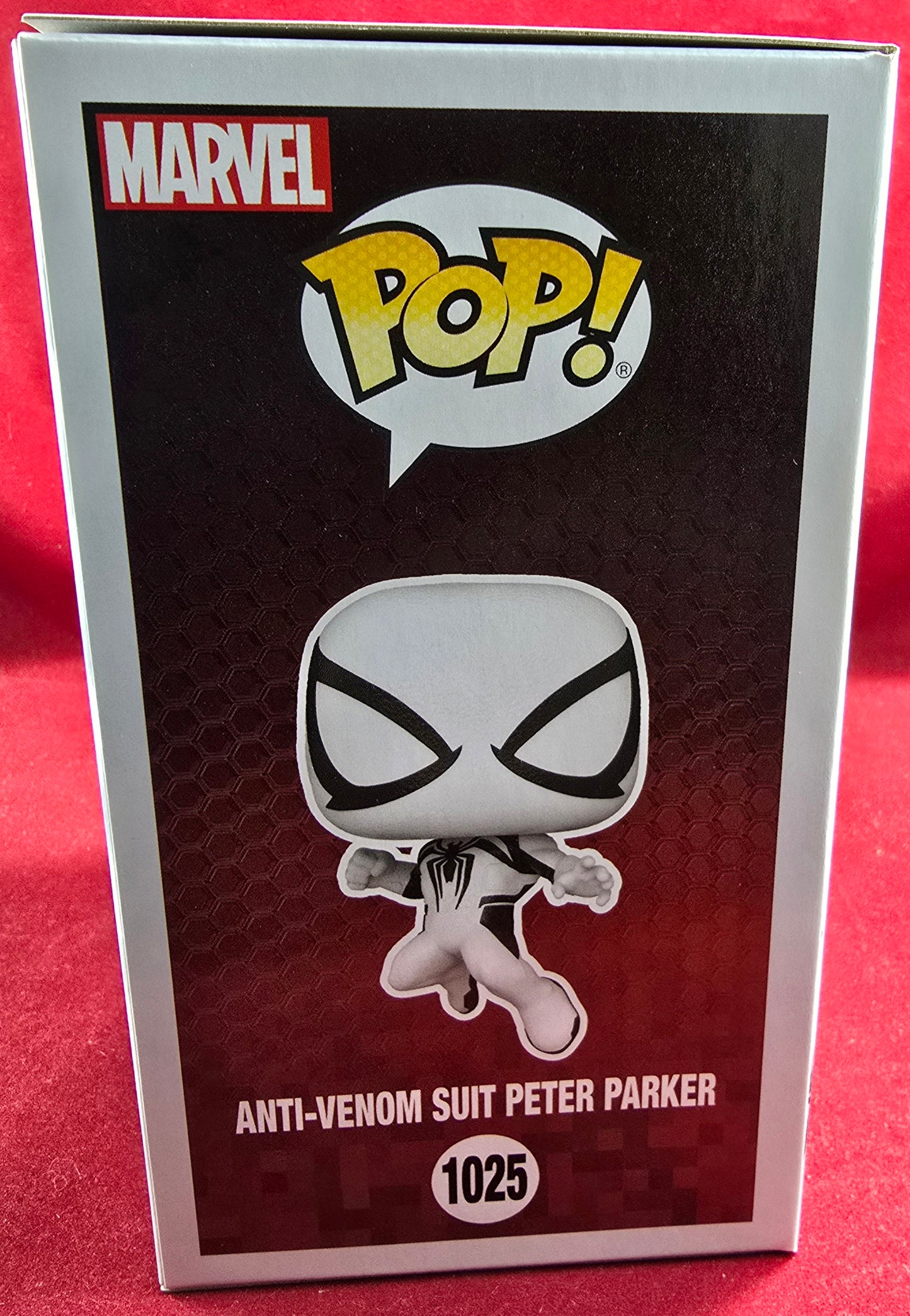 Anti-venom suit Peter Parker funko # 1025 (nib) With pop protector