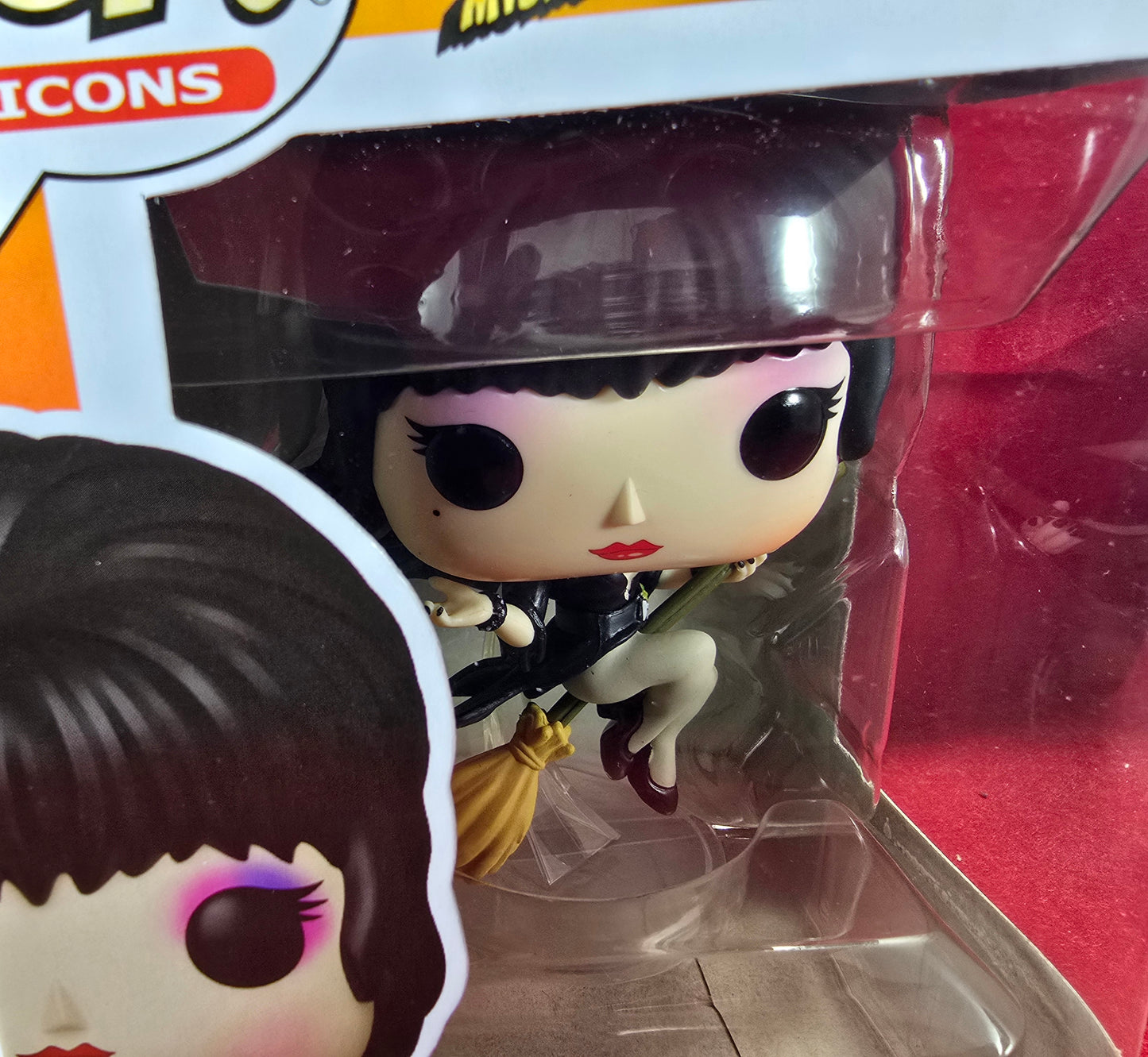 Elvira funko # 93 (nib) With pop protector