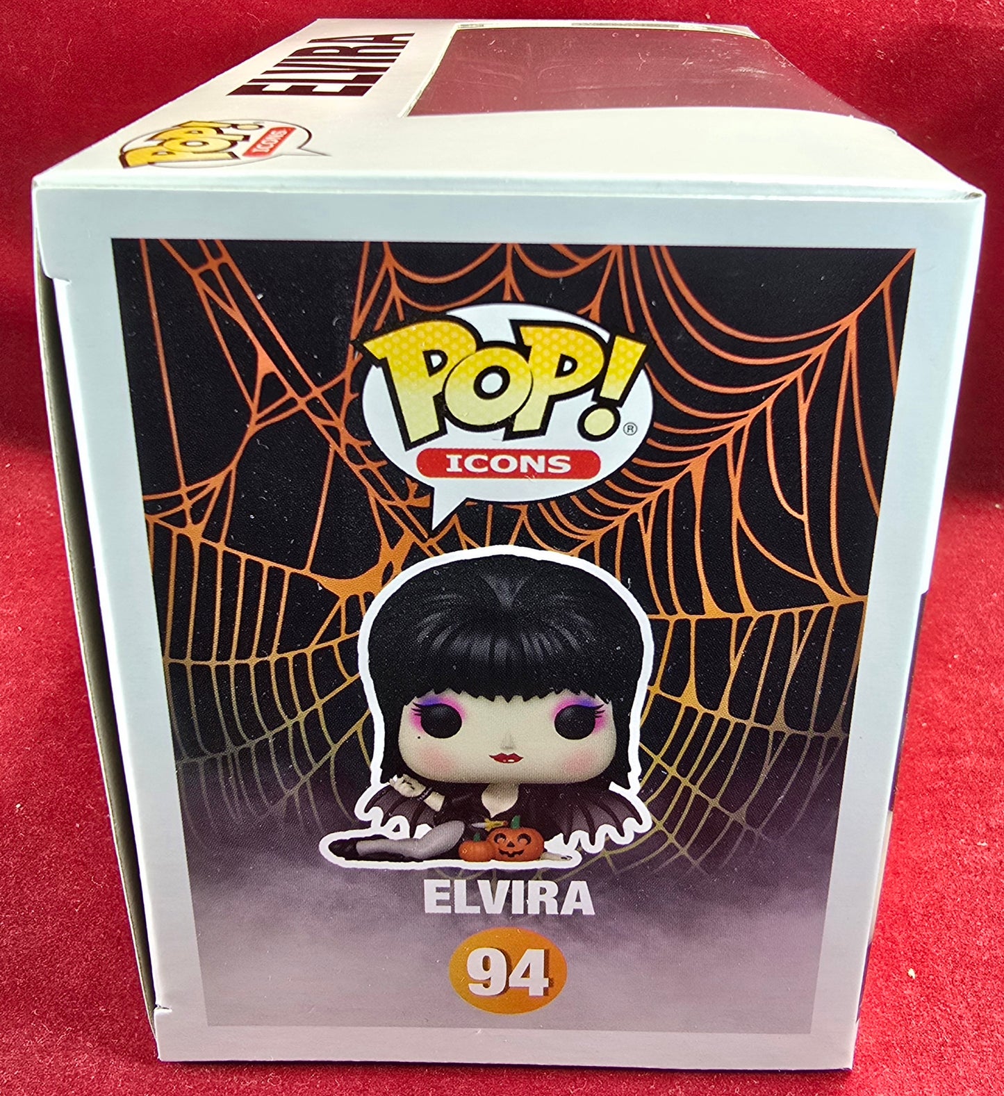 Elvira funko 94 (nib) With pop protector