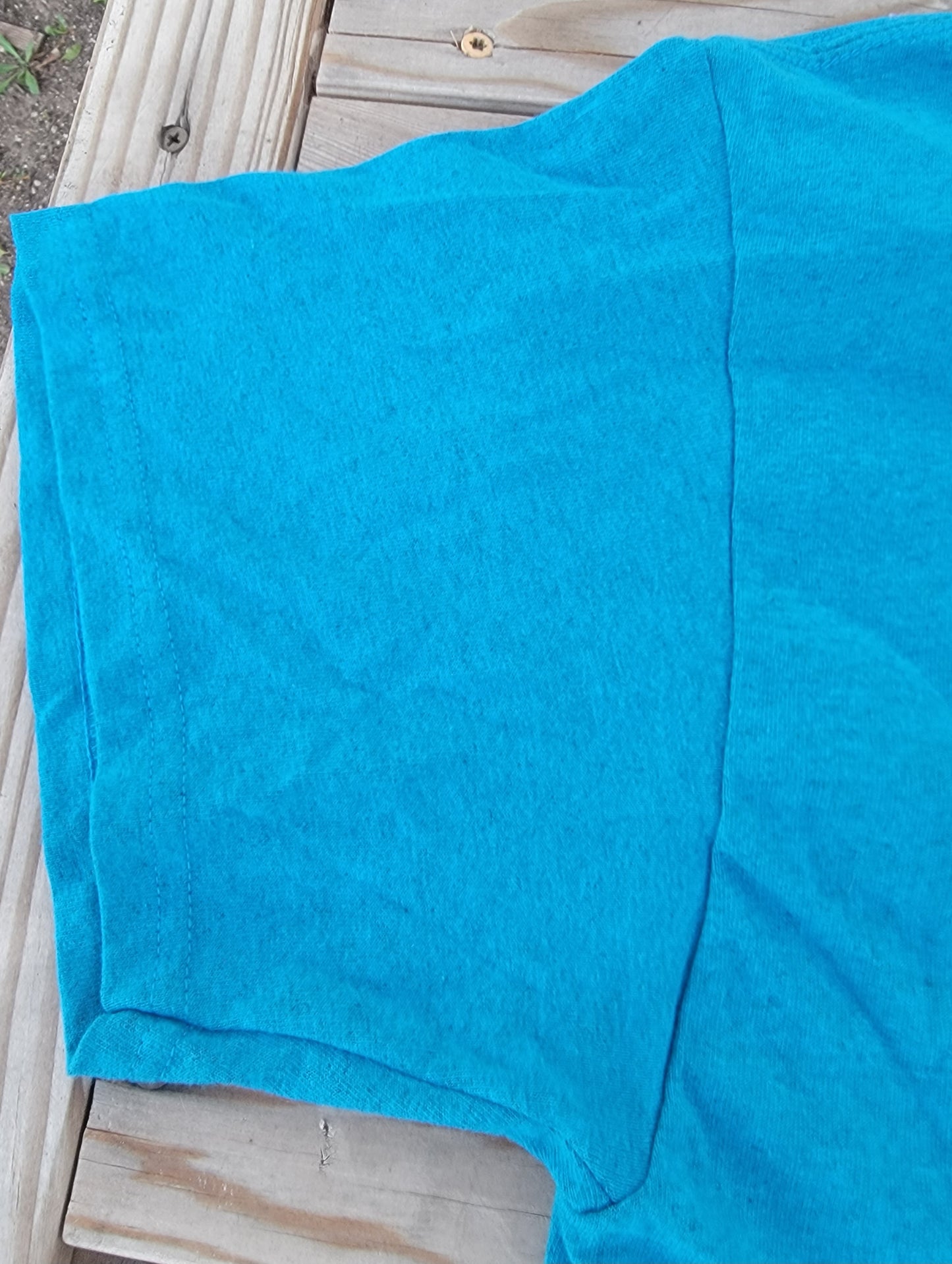 Brand new corvette sting ray large t-shirt
brand new blue corvette stingray large t-shirt. shirt has three angles of silver stingray on the back. t-shirt is in near perfect condition.