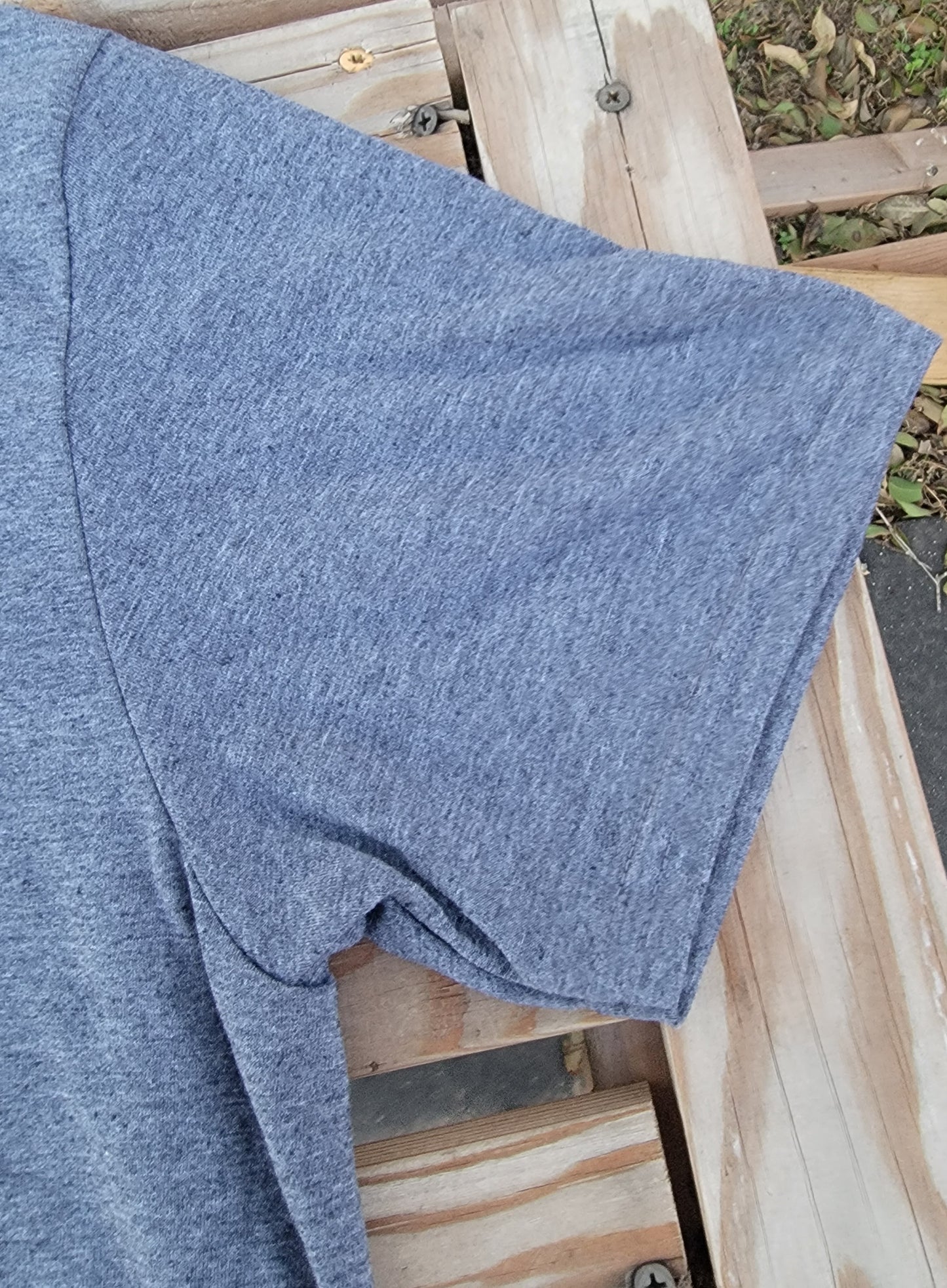 Cookie baking crew large t-shirt
brand new large gildan softstyle ring spun gray t-shirt. shirt is in excellent condition with the original large sticker still stuck on the front.