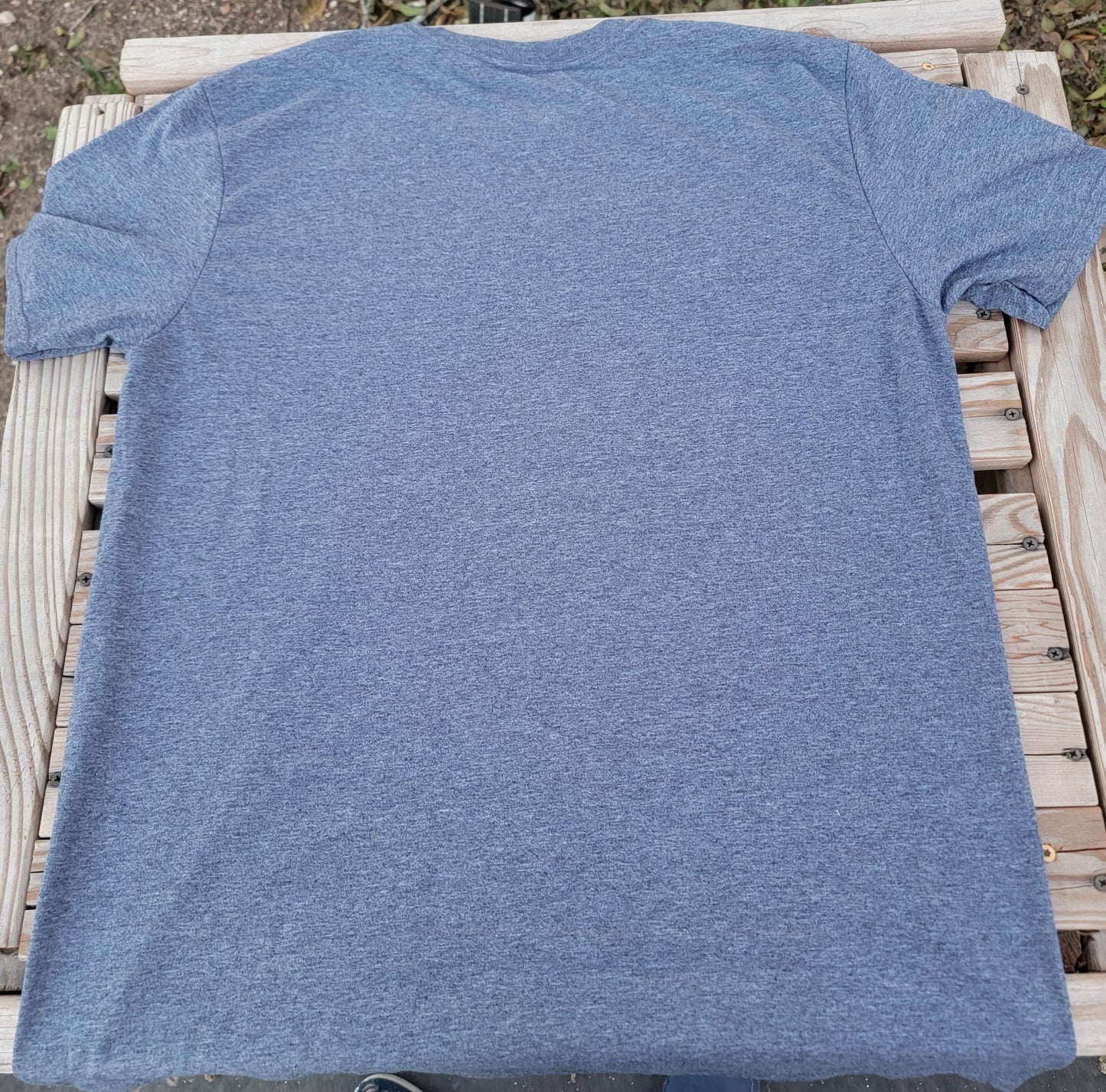 Cookie baking crew large t-shirt
brand new large gildan softstyle ring spun gray t-shirt. shirt is in excellent condition with the original large sticker still stuck on the front.