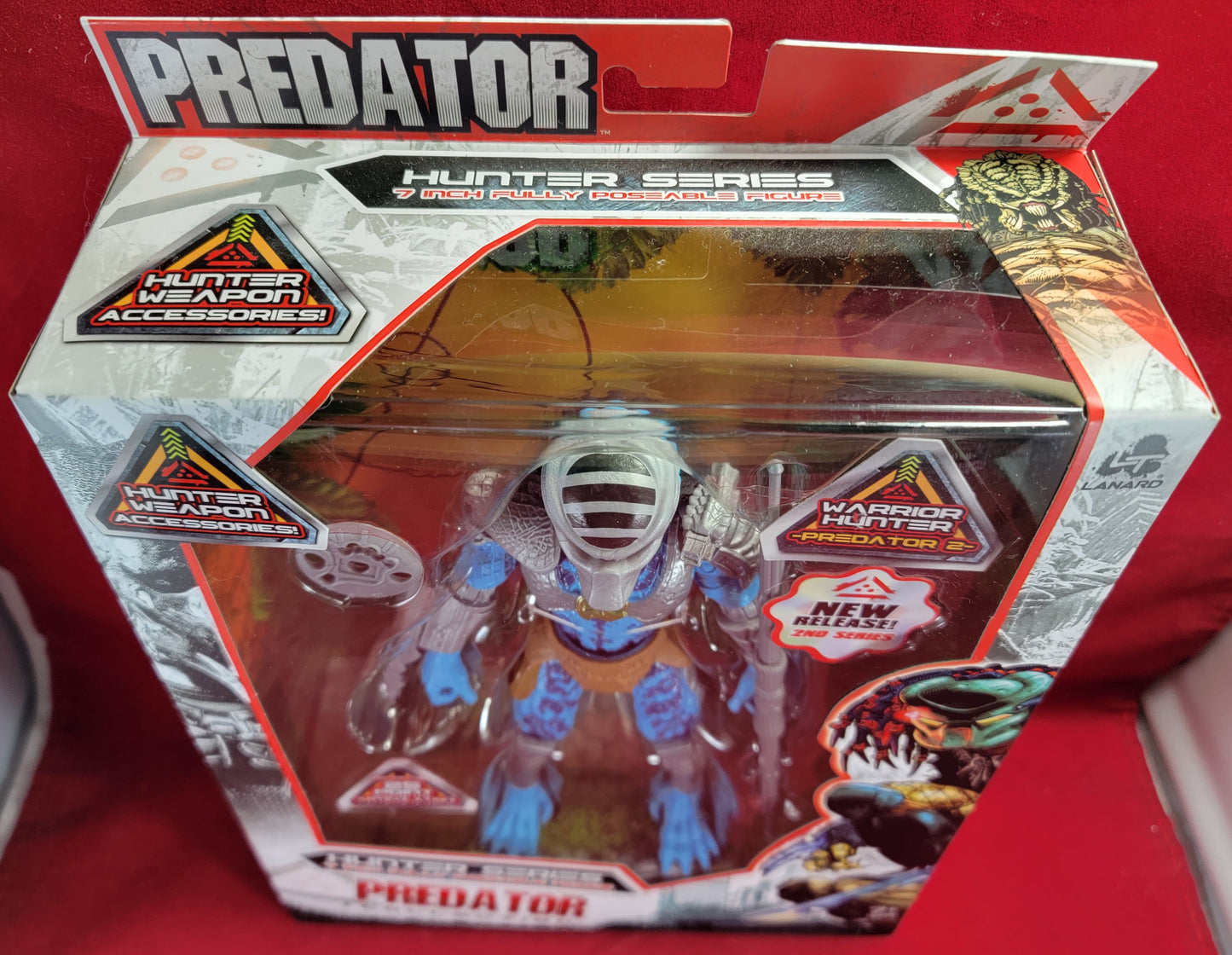 7 inch warrior hunter predator (nib) Brand new fully poseable Wal-Mart exclusive jungle hunter predator. 25 point articulation figure from lanard. Excellent condition.