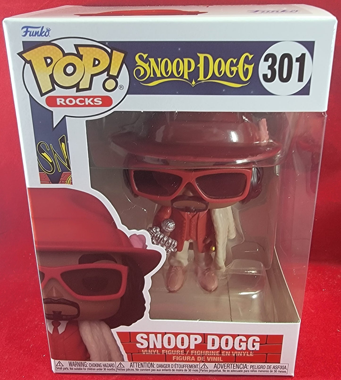 Snoop dog funko # 301 (nib)
brand new snoop funko. pop has snoop in red and khaki with snoop Dogg mike in hand. pop has a few lite scratches on the plastic and will be shipped in a compatible pop protector.
