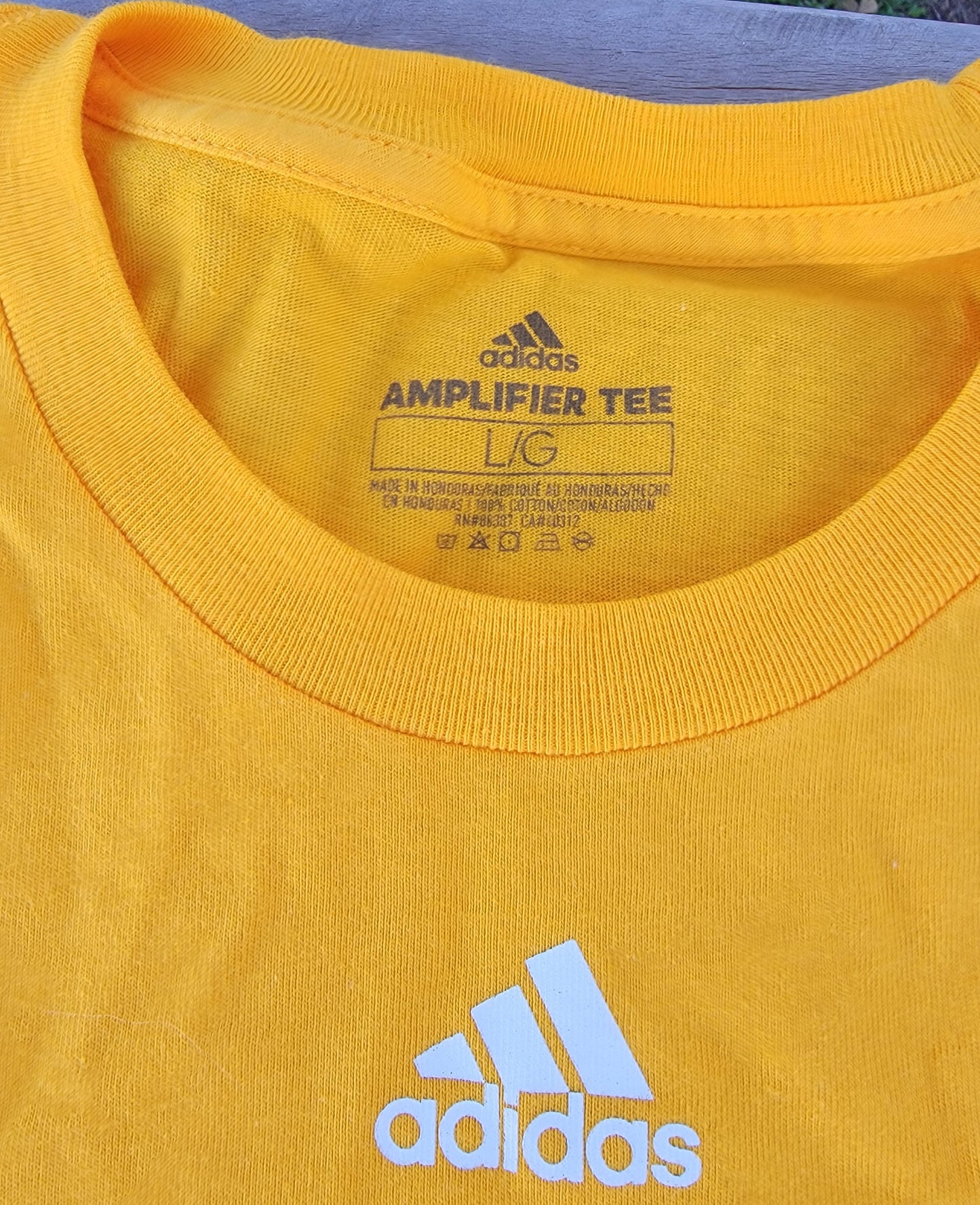 Nashville Predators large t-shirt