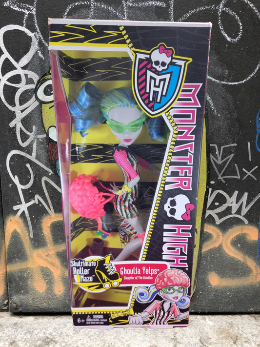 Monster high ghoulia yelps figure (nib)