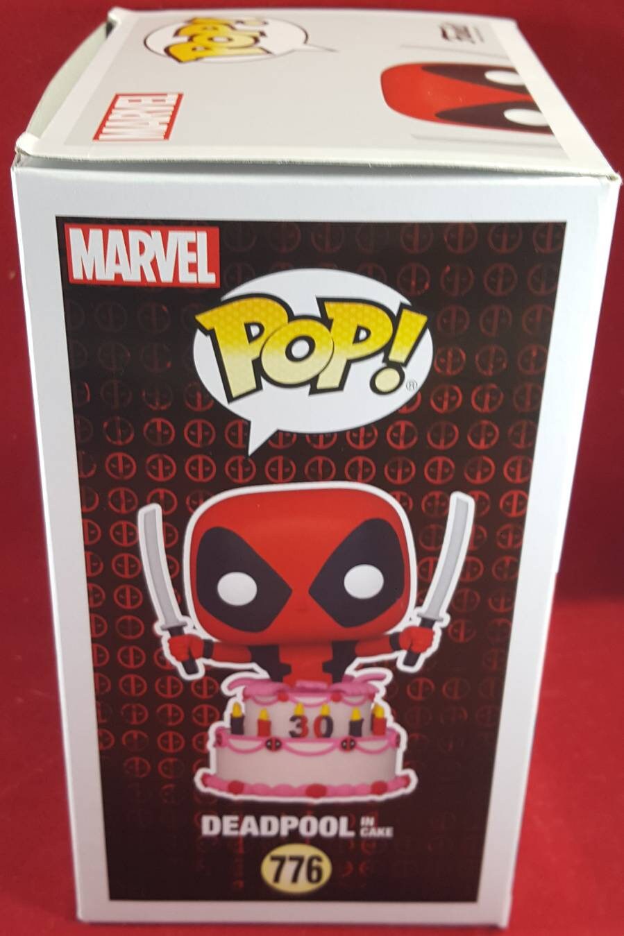 Deadpool 7 11 exclusive funko # 776 metallic cake (nib)