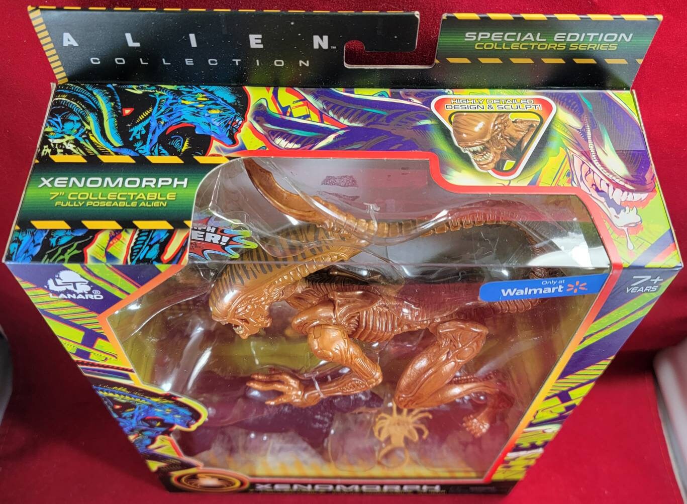Xenomorph alien figure (nib)