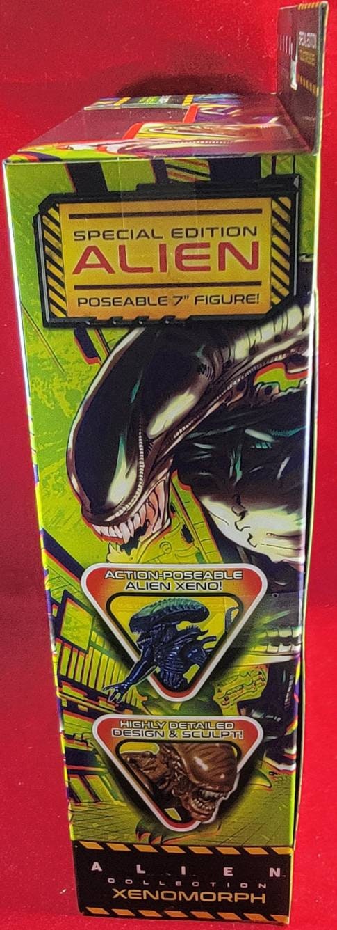Xenomorph alien figure (nib)