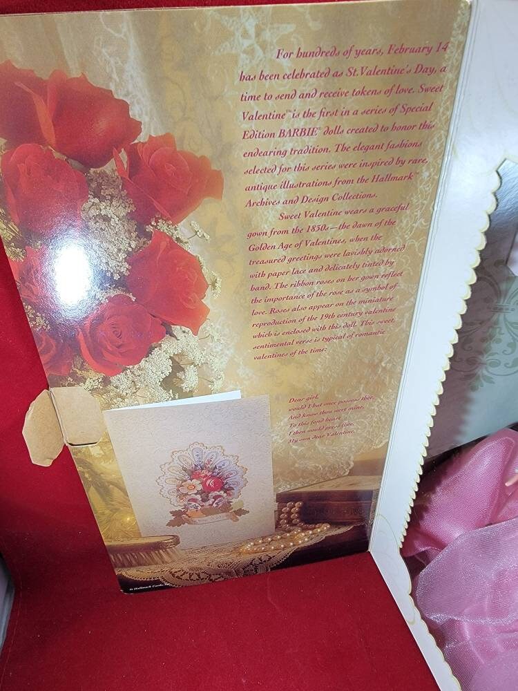 Sweet valentine barbie 1995 (nib)