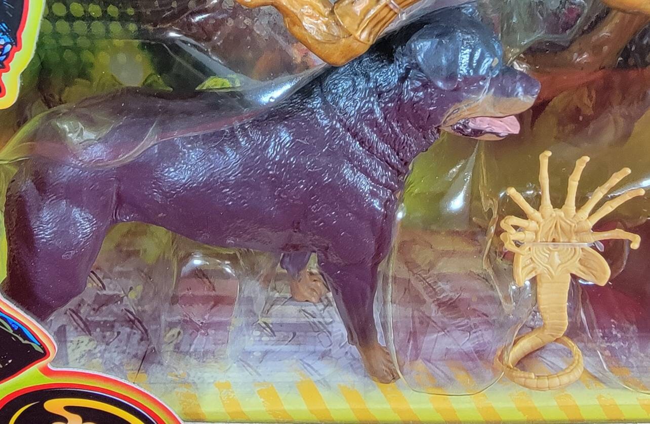 Xenomorph alien figure (nib)