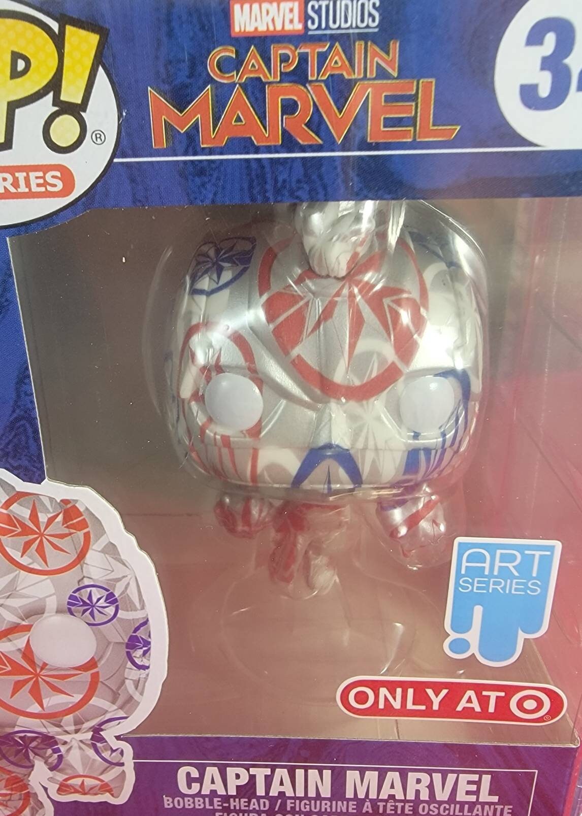 Captain marvel target exclusive art series Funko pop # 34 (nib)