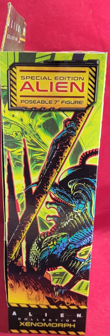 Xenomorph alien figure (nib)