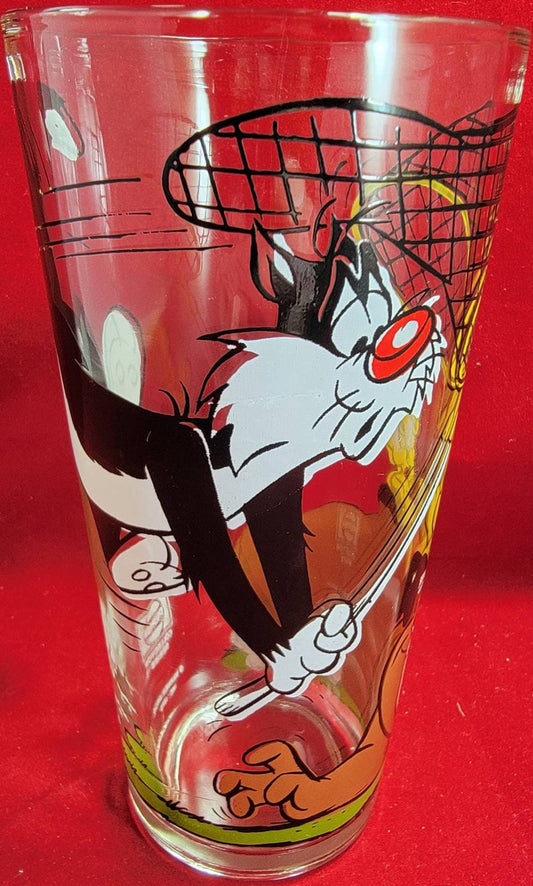 Pepsi glass with Sylvester and tweety bird glass (1976)
