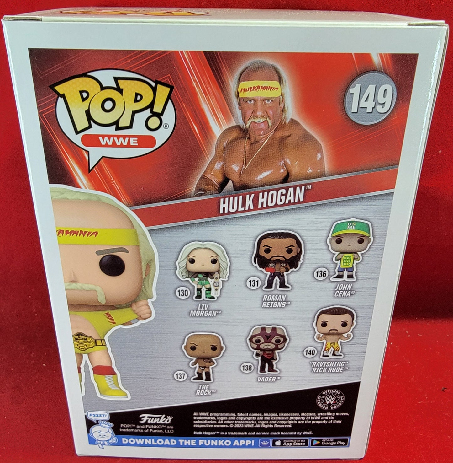 Hulk hogan funko # 149 (nib)
With pop protector