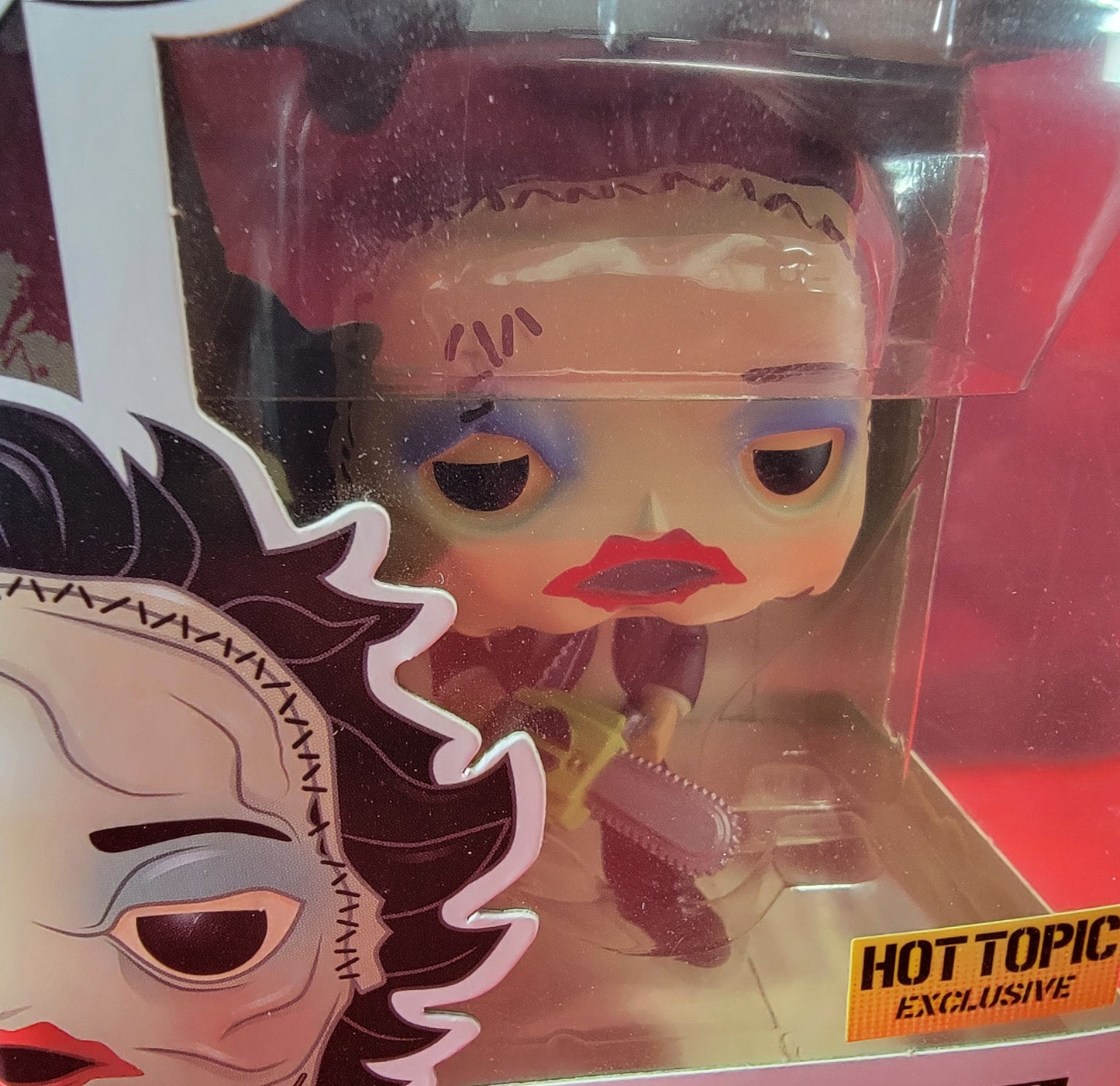 Leatherface (pretty woman mask)hot topic exclusive #623 (nib)
With pop protector