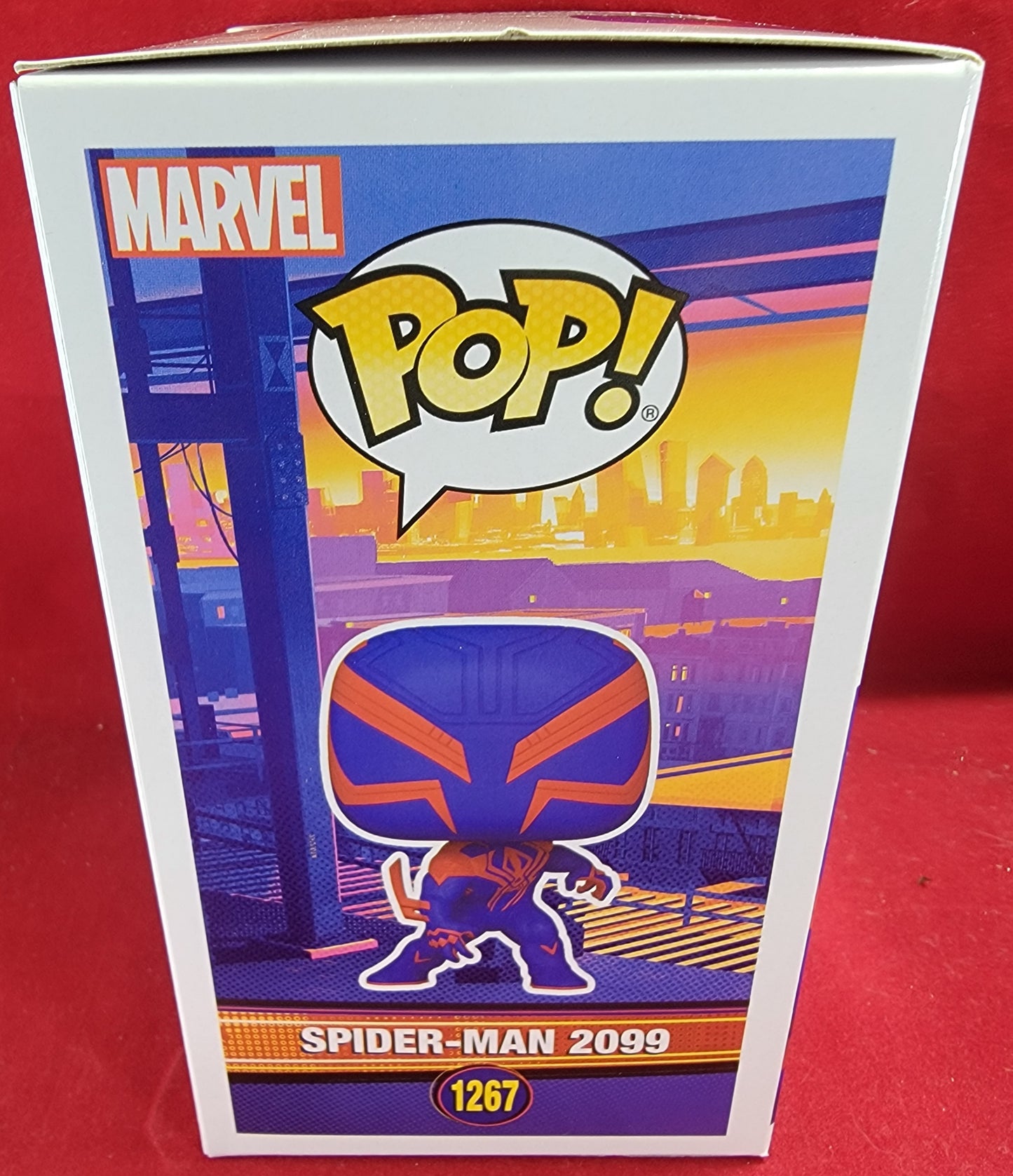 Spider-Man 2099 entertainment earth funko # 1267 (nib)
With pop protector