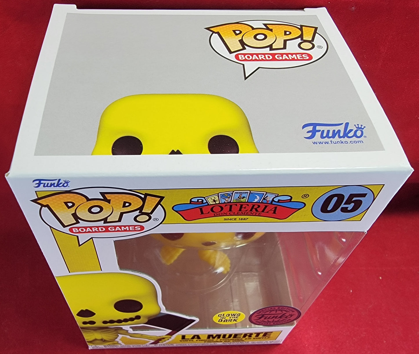 La Muerte funko exclusive # 05 (nib)
With pop protector