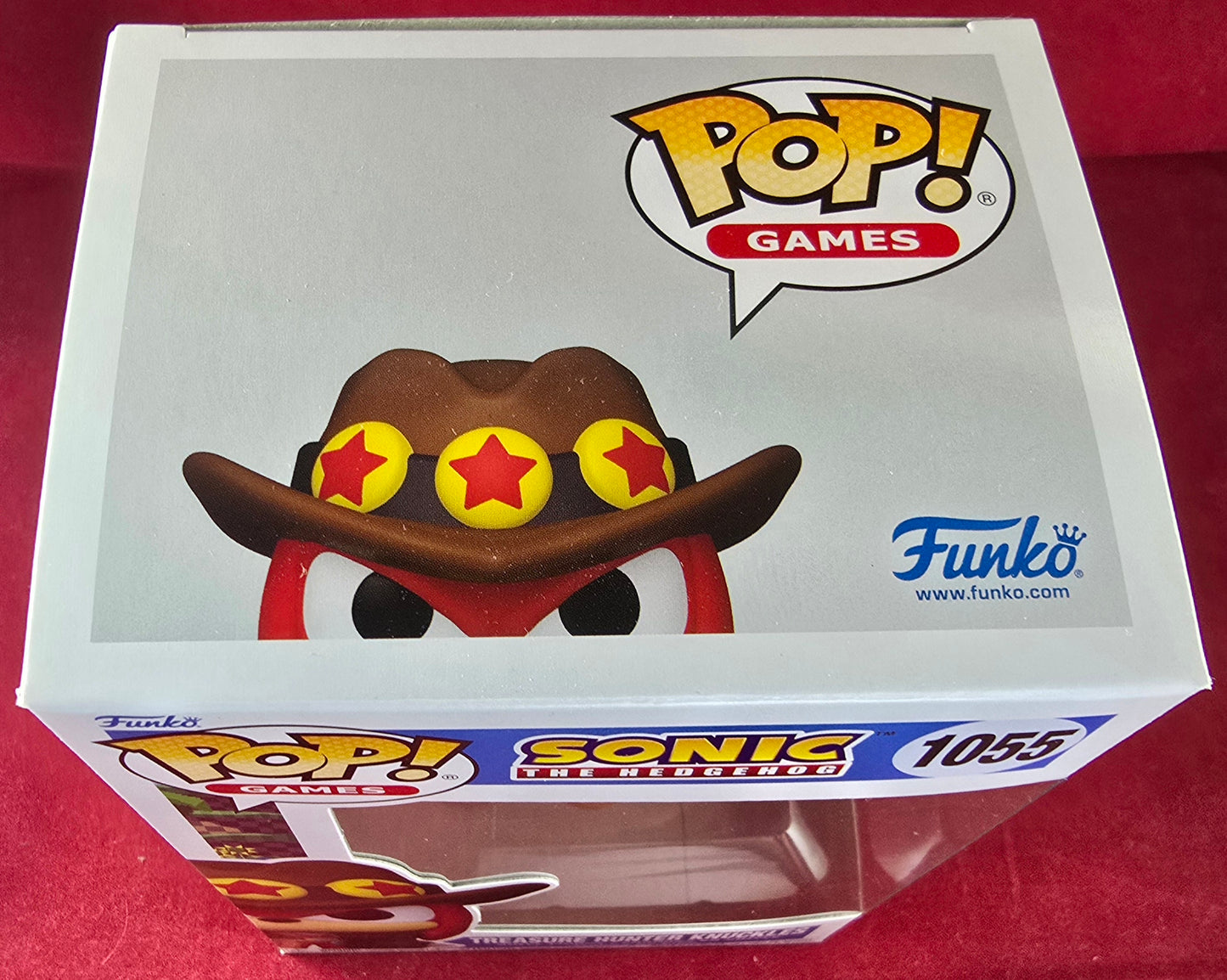 Treasure hunter knuckles funko # 1055 (nib) With pop protector