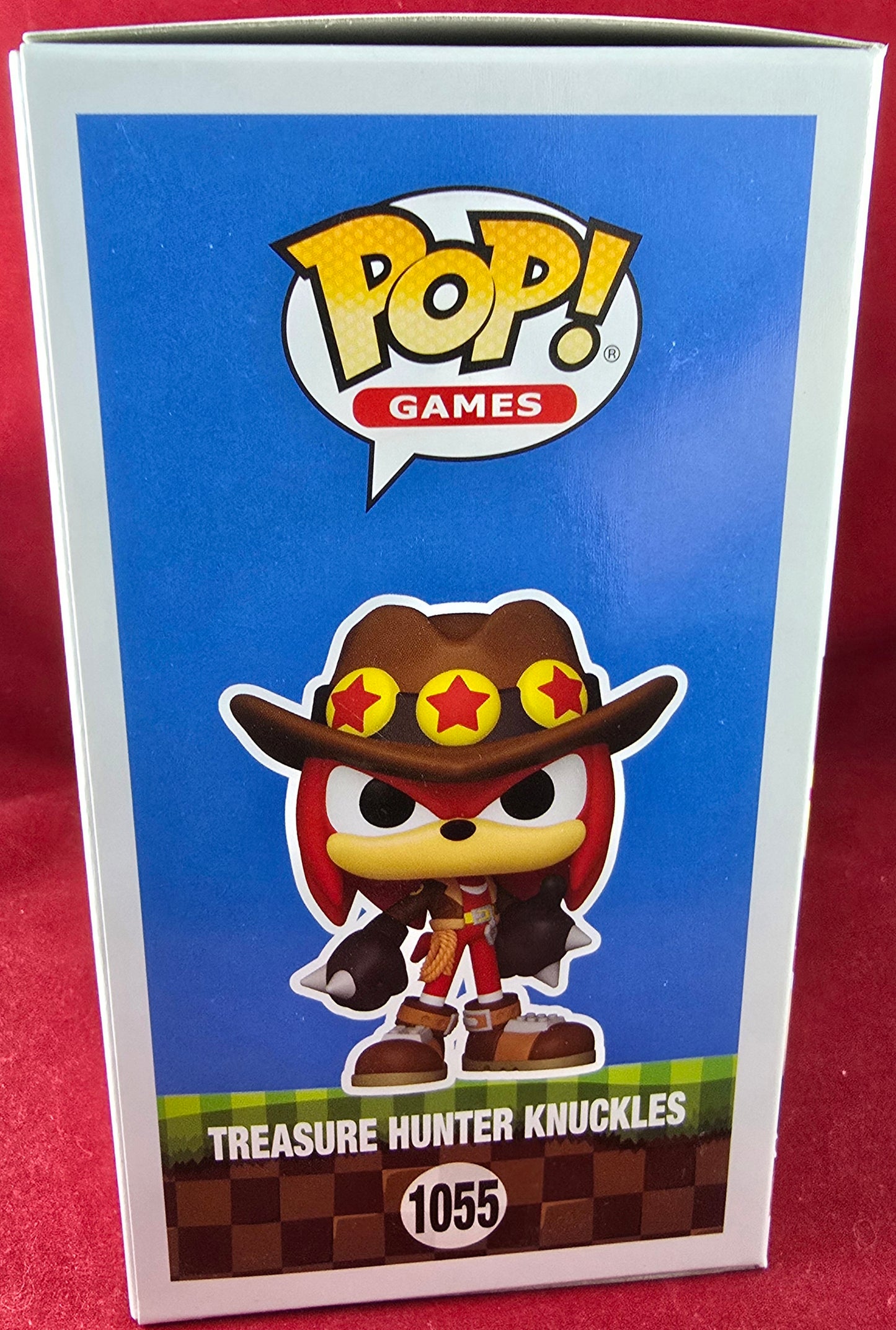 Treasure hunter knuckles funko # 1055 (nib) With pop protector