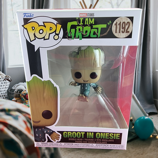 Groot in a onesie funko # 1192 (nib)
With pop protector